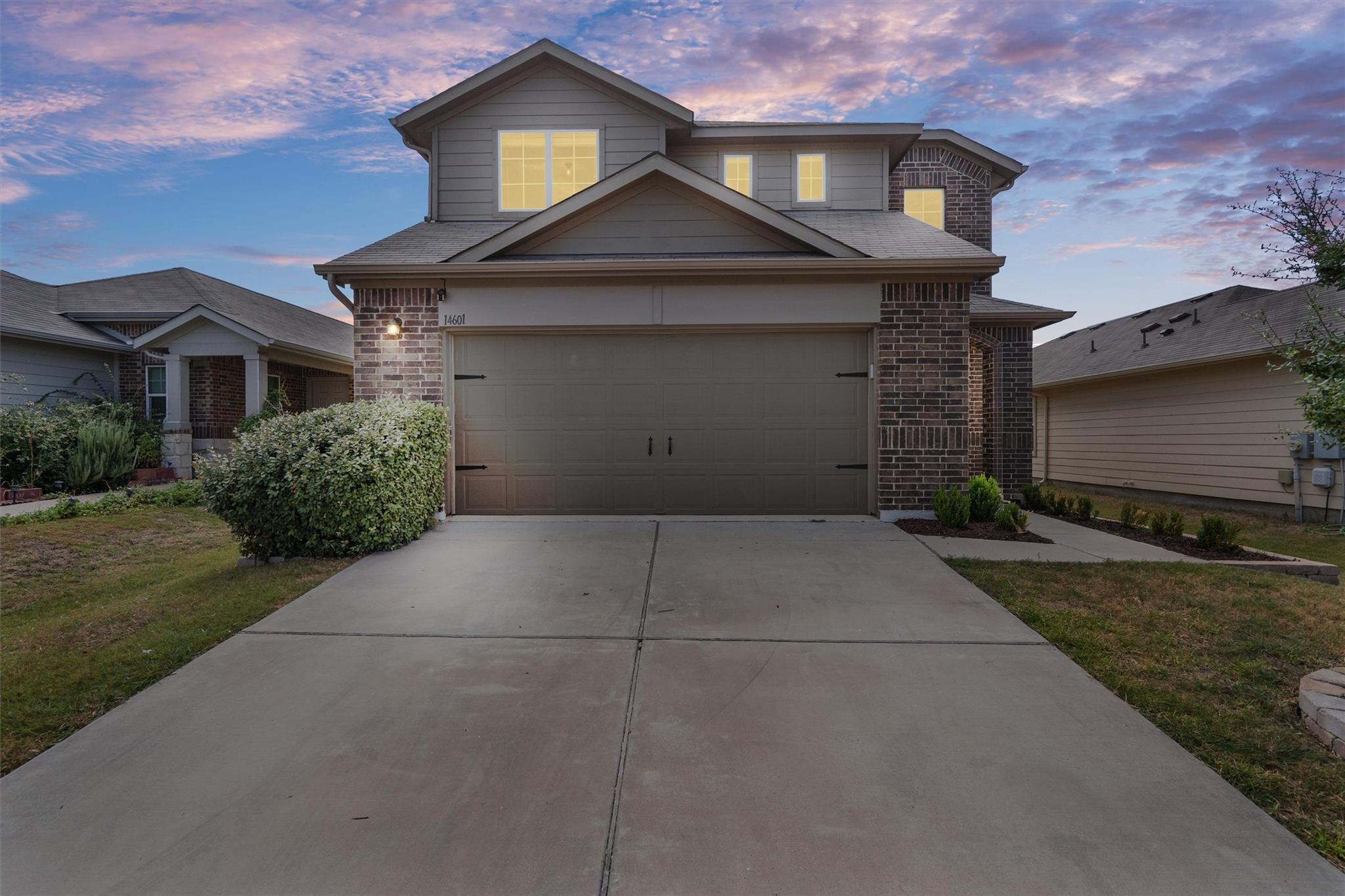 Listing photo 1 of 14601  Strata Rd