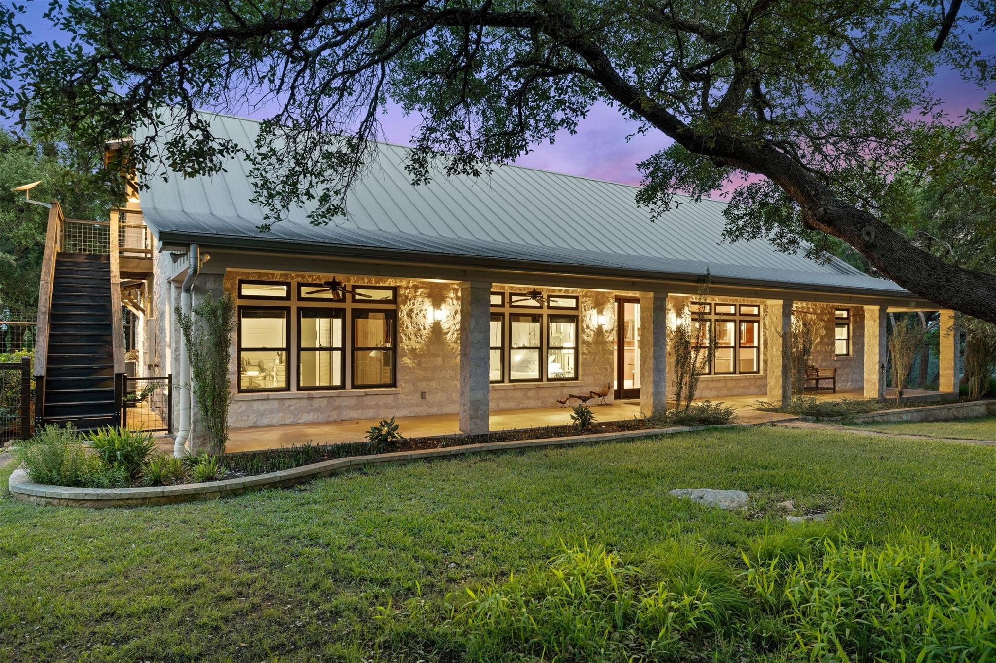 Listing photo 1 of 7855  Middle Creek Rd