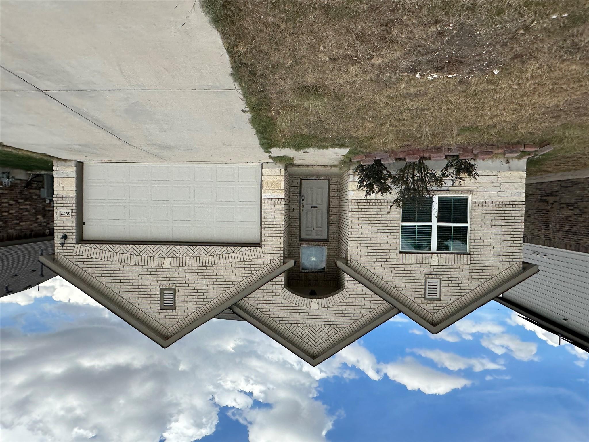 Listing photo 1 of 5977  Malta Cir