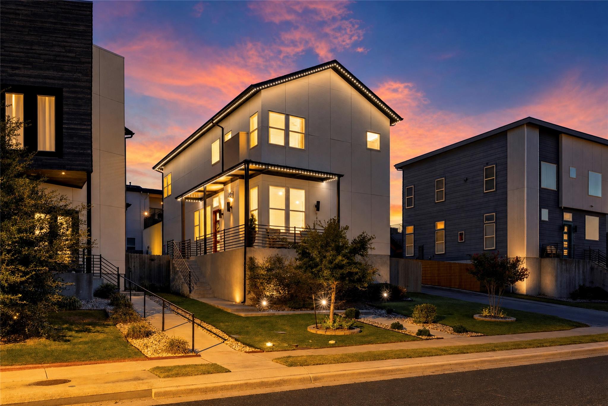 Listing photo 1 of 7417  Cordoba Dr