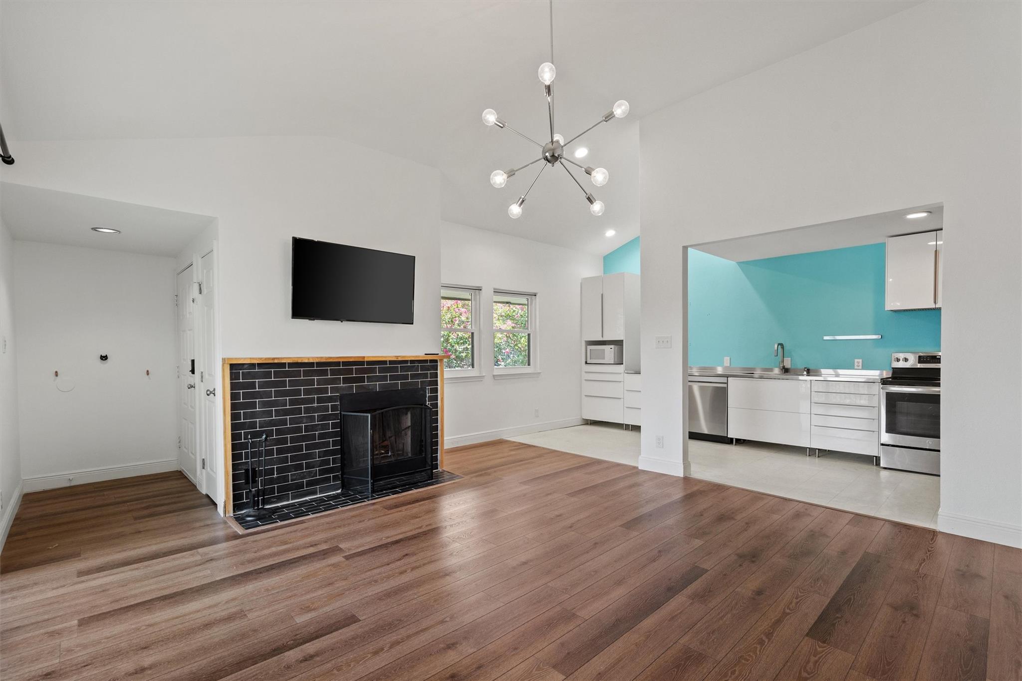Listing photo 1 of 9226  Jollyville Rd  #220