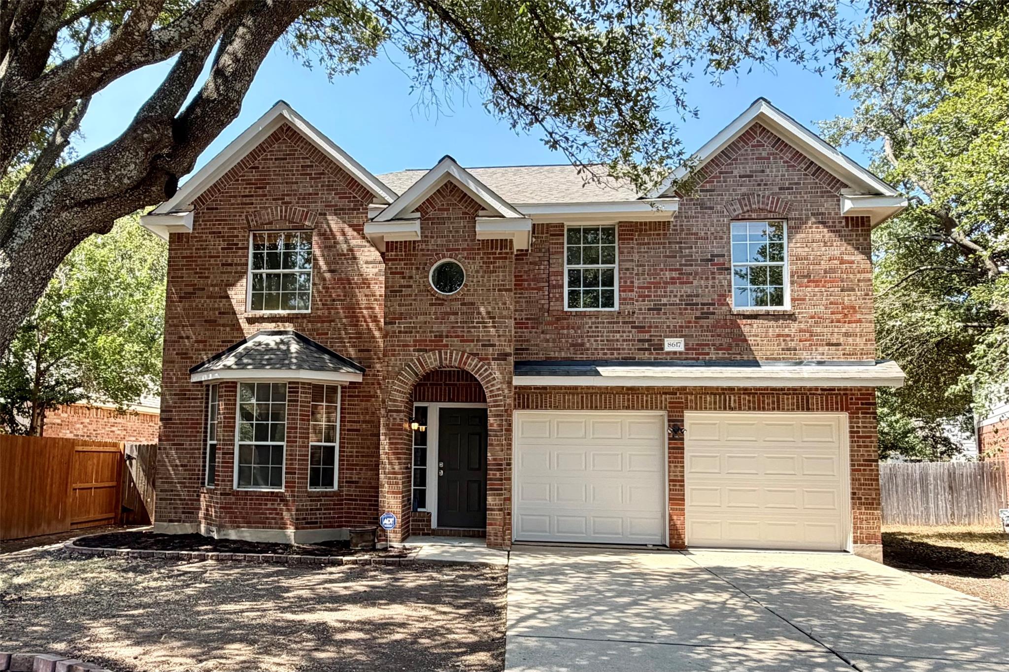 Listing photo 1 of 8617  Columbia Falls Dr