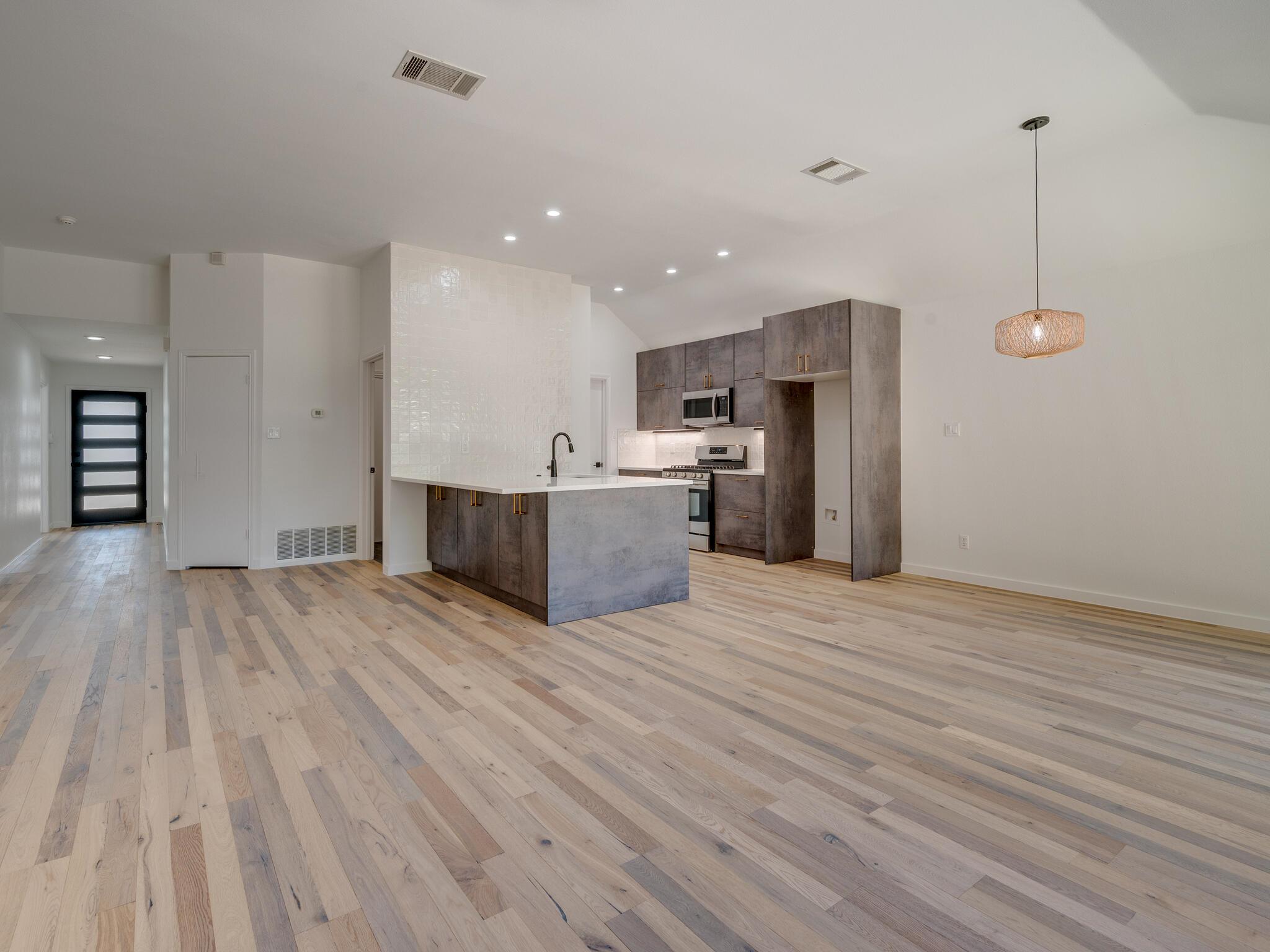Listing photo 1 of 13022  Staton Dr