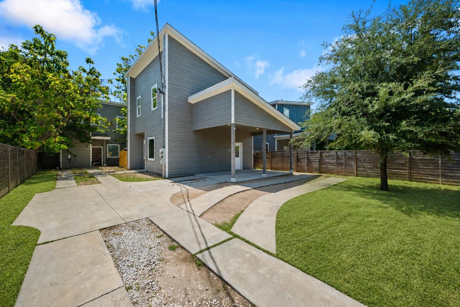 Listing photo 1 of 1003  Valdez St  #A
