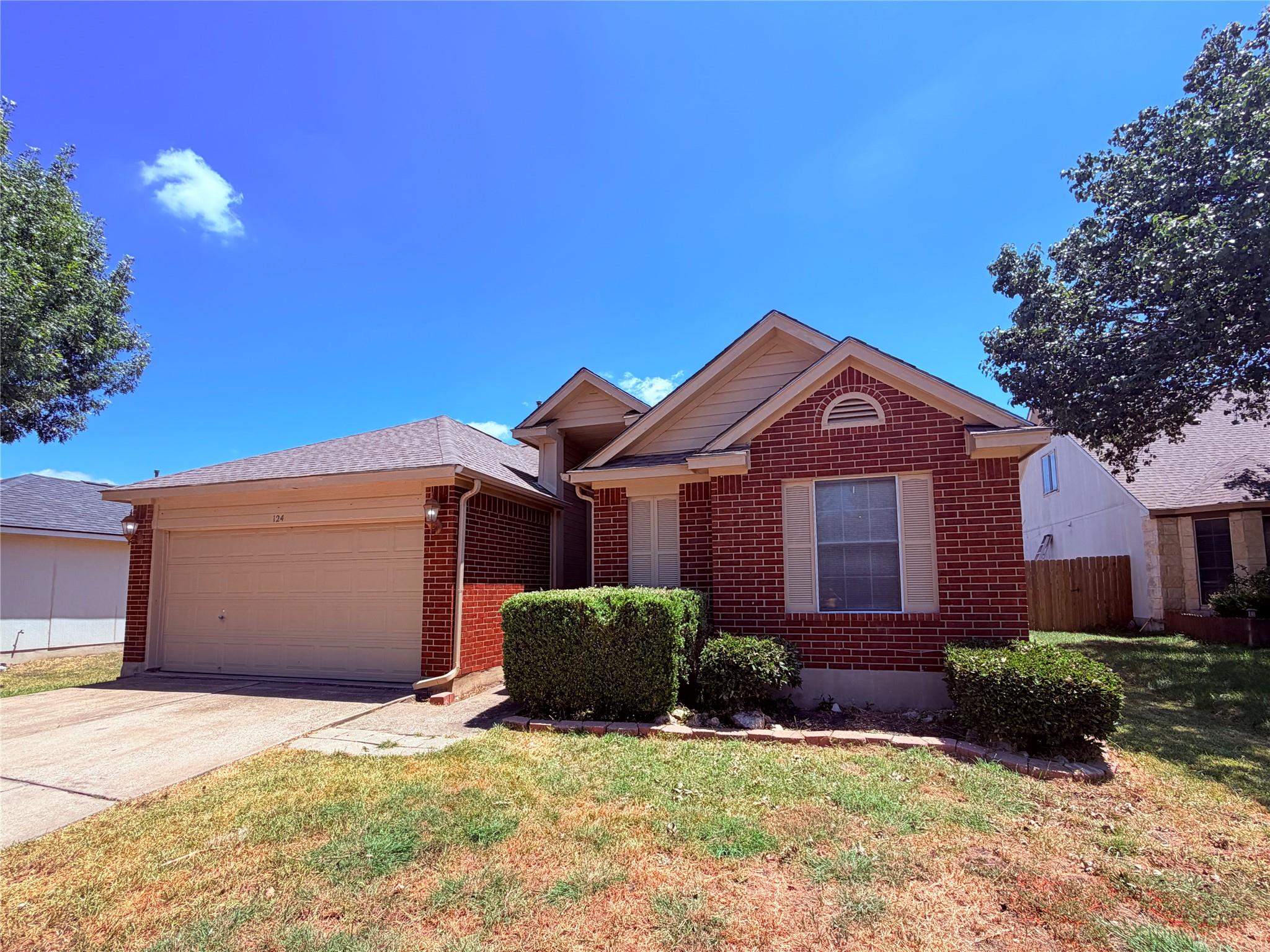 Listing photo 1 of 124  Estate Cv
