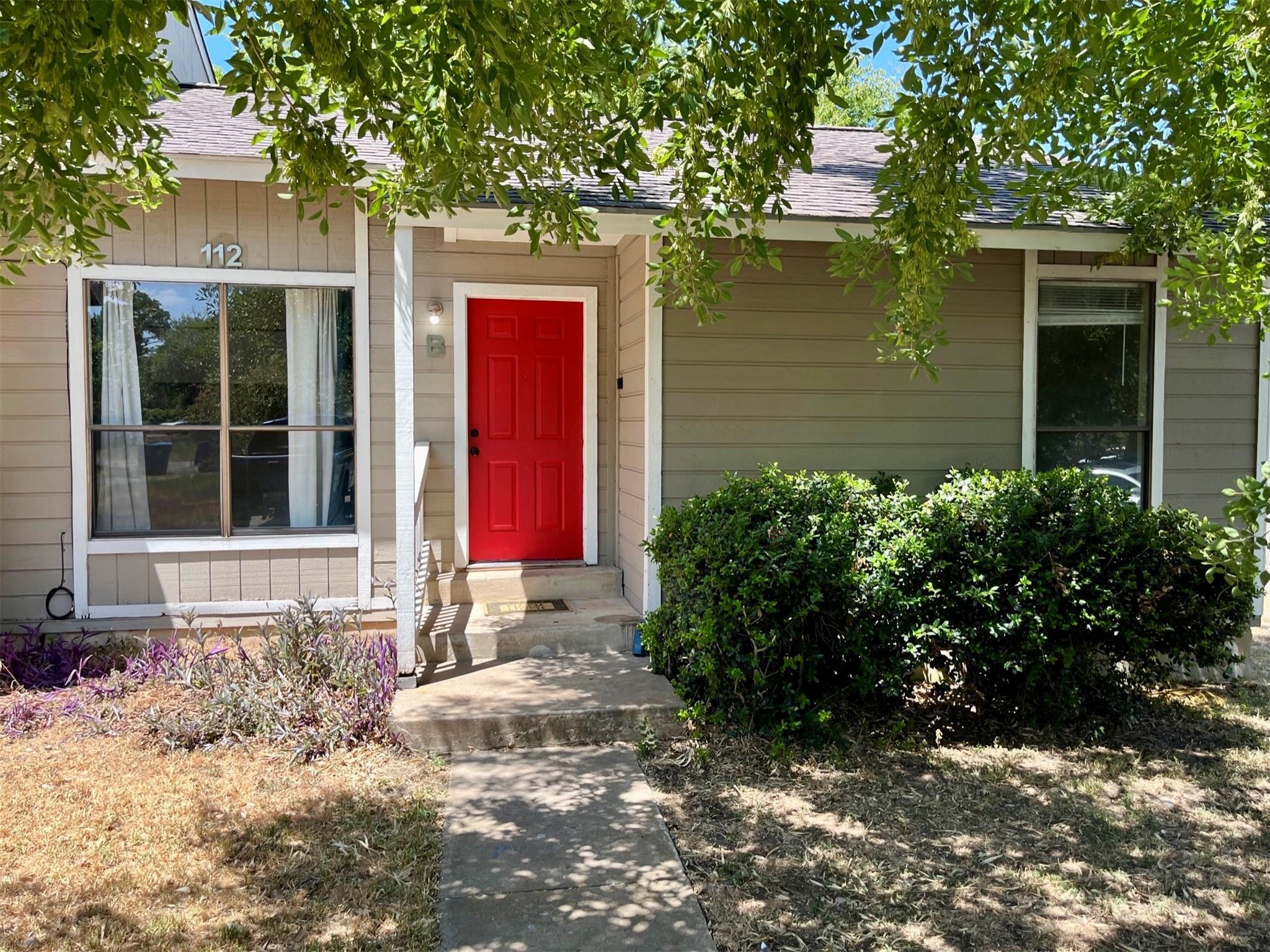 Listing photo 1 of 112  Hillside Cv  #B