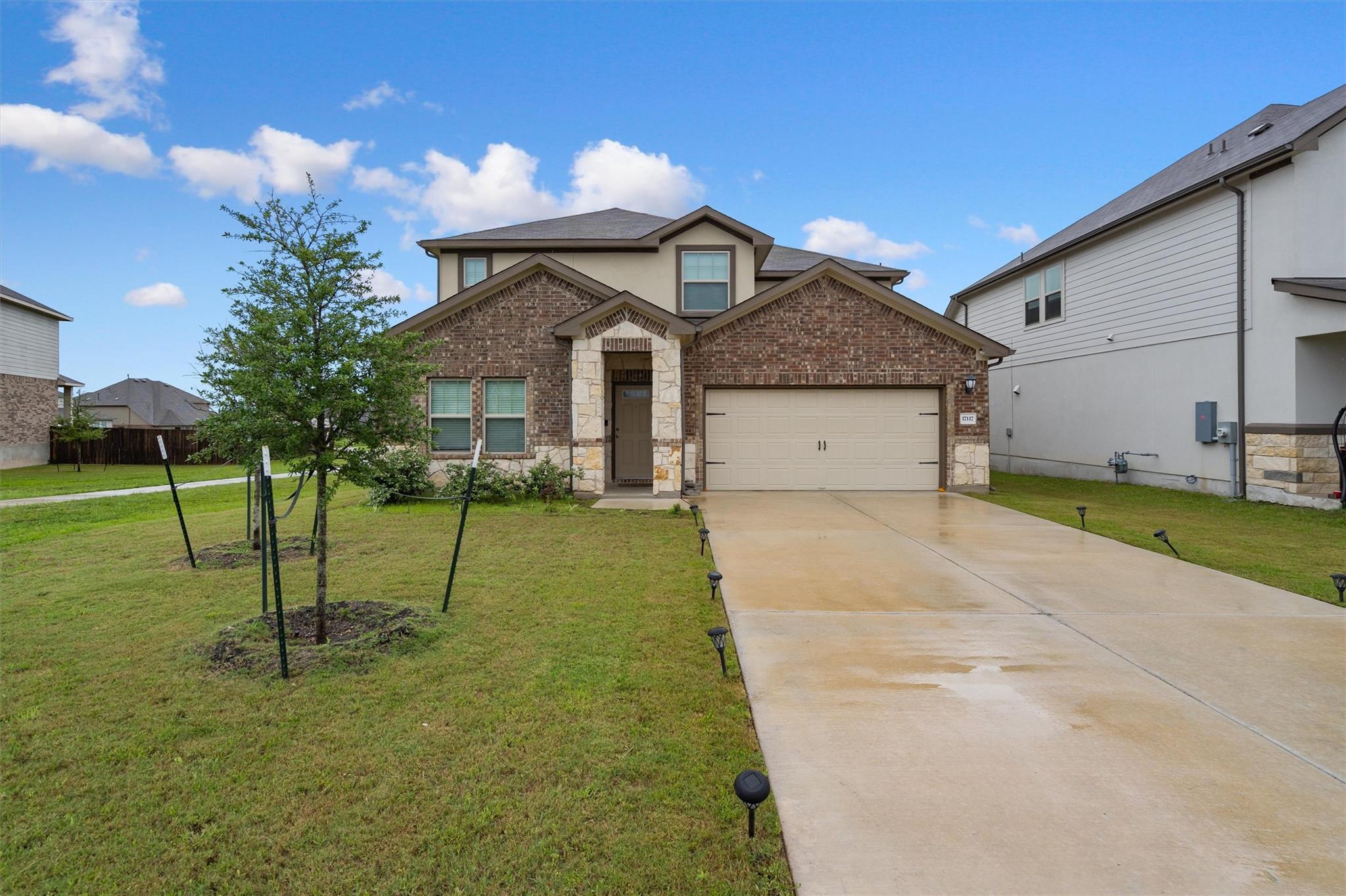 Listing photo 1 of 17117  Orinda Ln