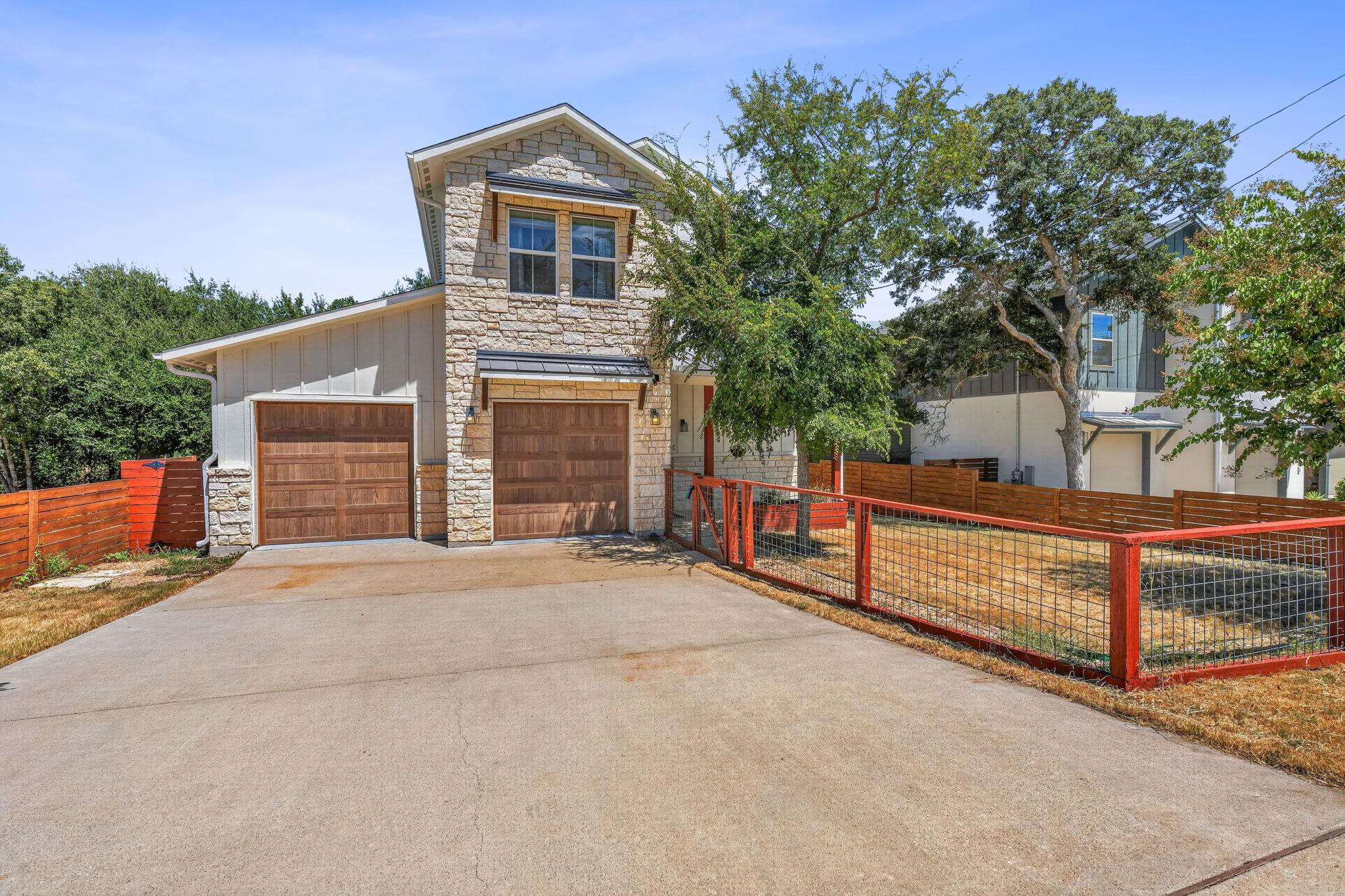 Listing photo 1 of 11005  7th St