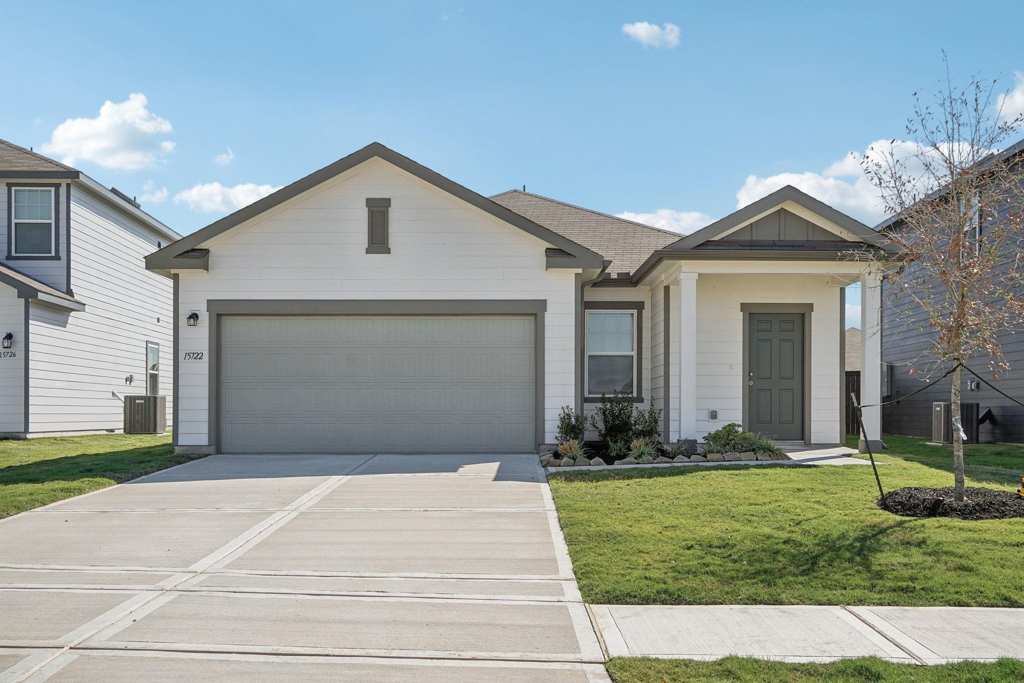 Listing photo 1 of 17420  Escolle Way