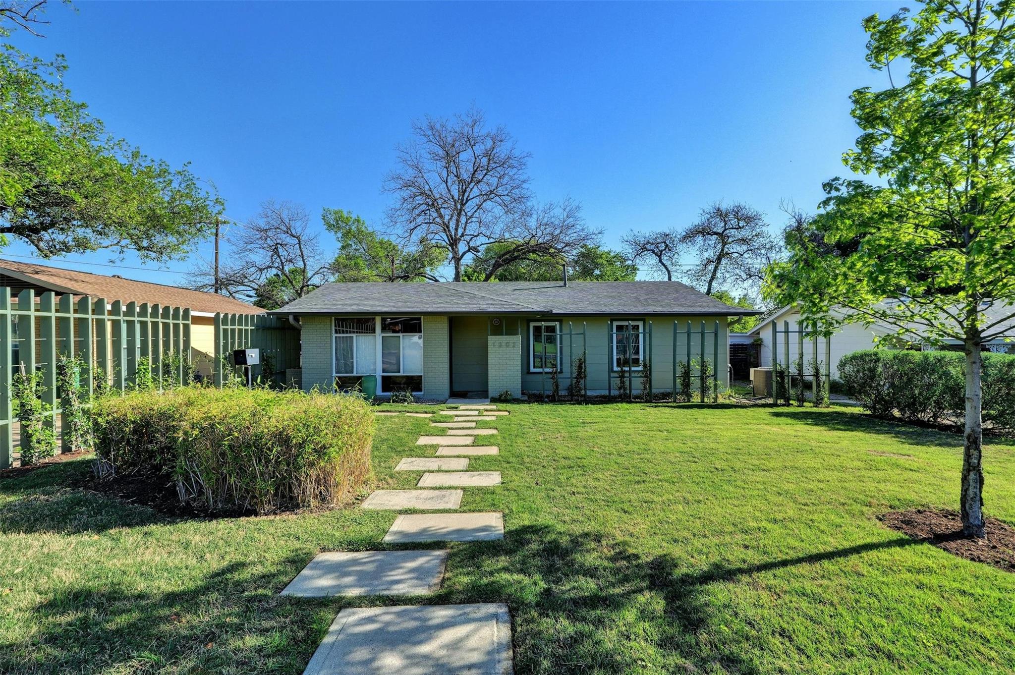 Listing photo 1 of 1302  Berkshire Dr