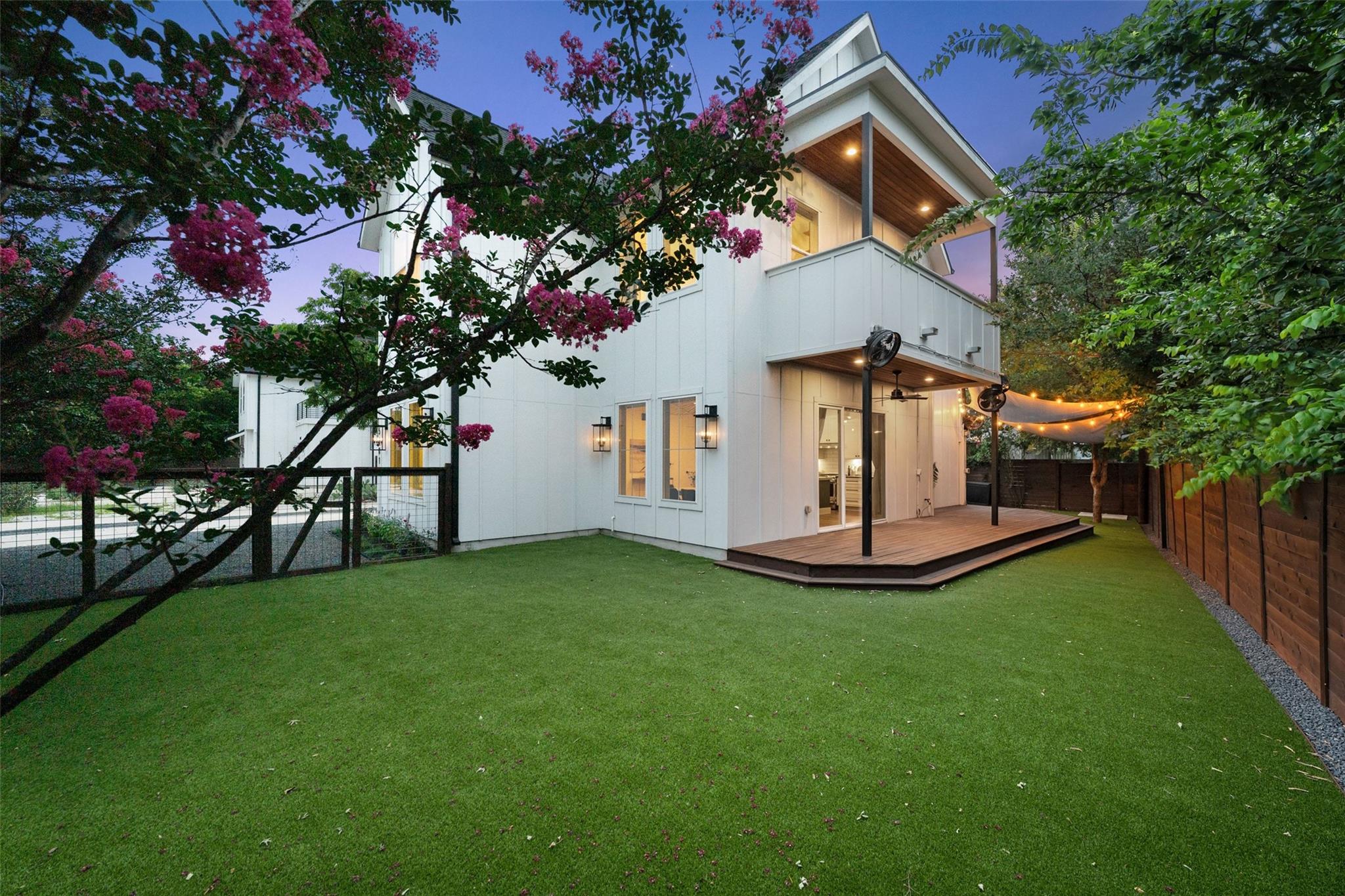 Listing photo 1 of 5601  Jackie Robinson St  #1