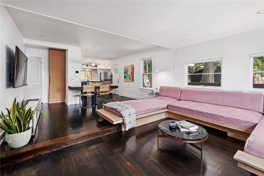 Listing photo 1 of 503 E Live Oak St None