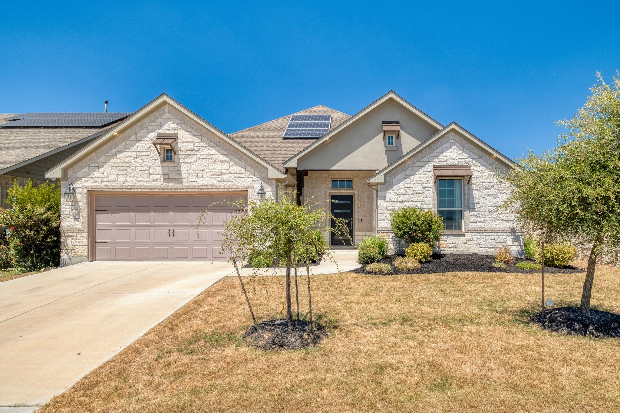 Listing photo 1 of 20420  Crested Caracara Ln
