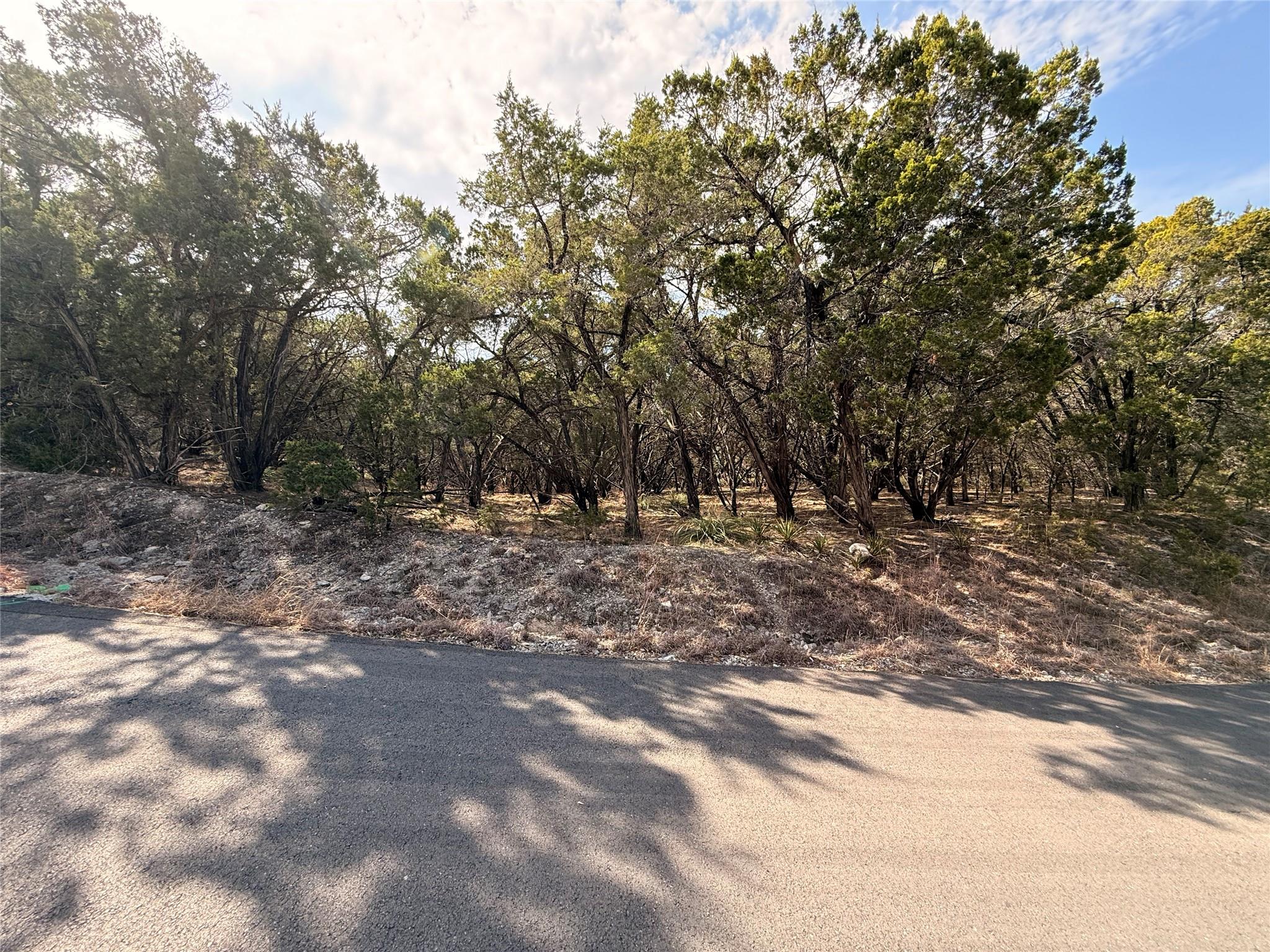 Listing photo 1 of 20705  Post Oak Dr