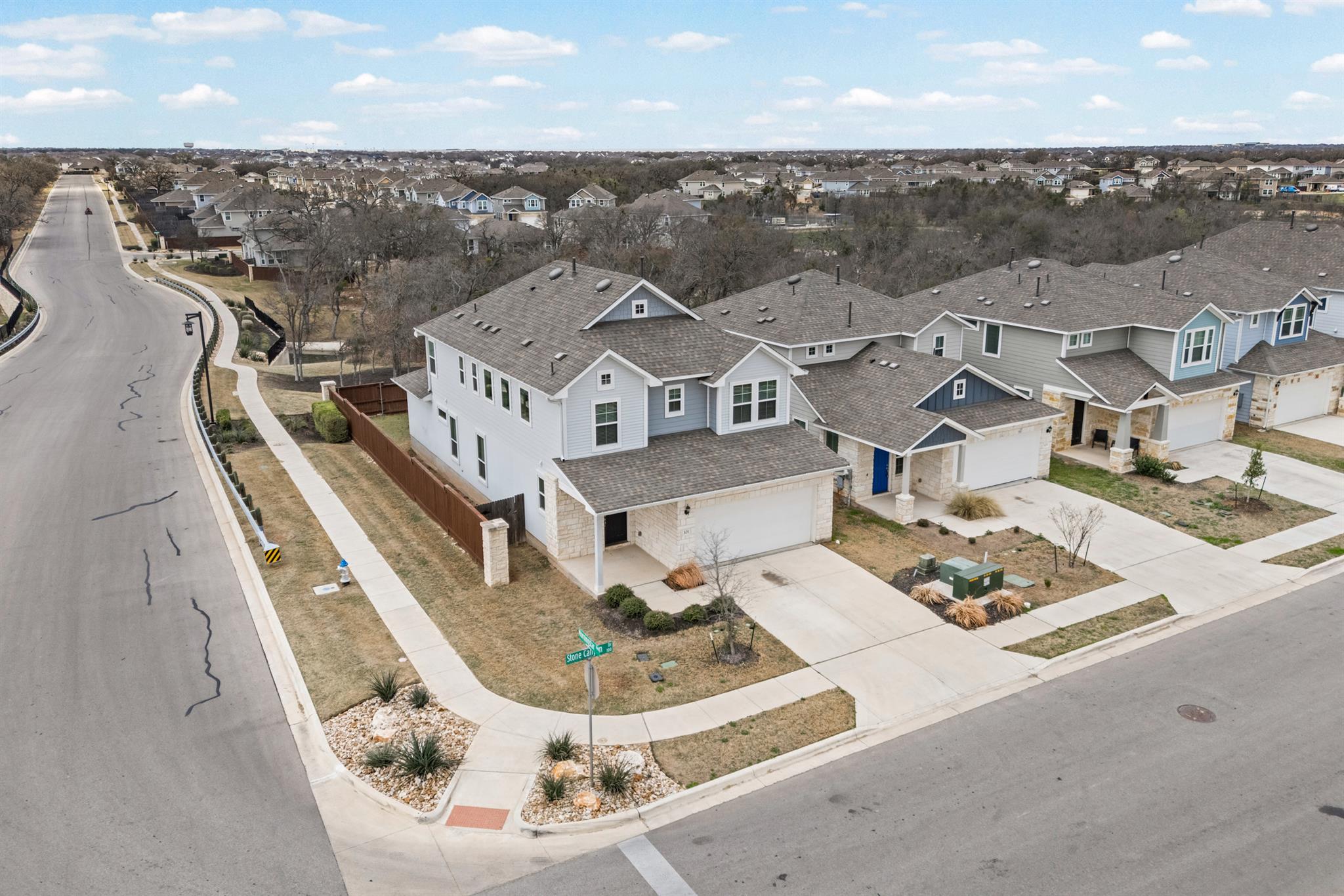 Listing photo 1 of 101  Stone Canyon Dr