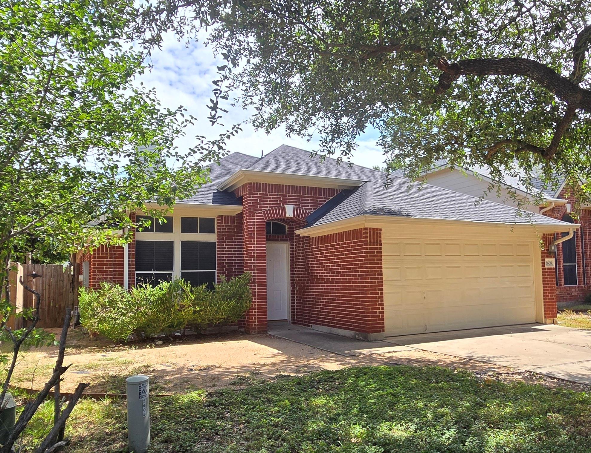Listing photo 1 of 3608  Bratton Heights Dr