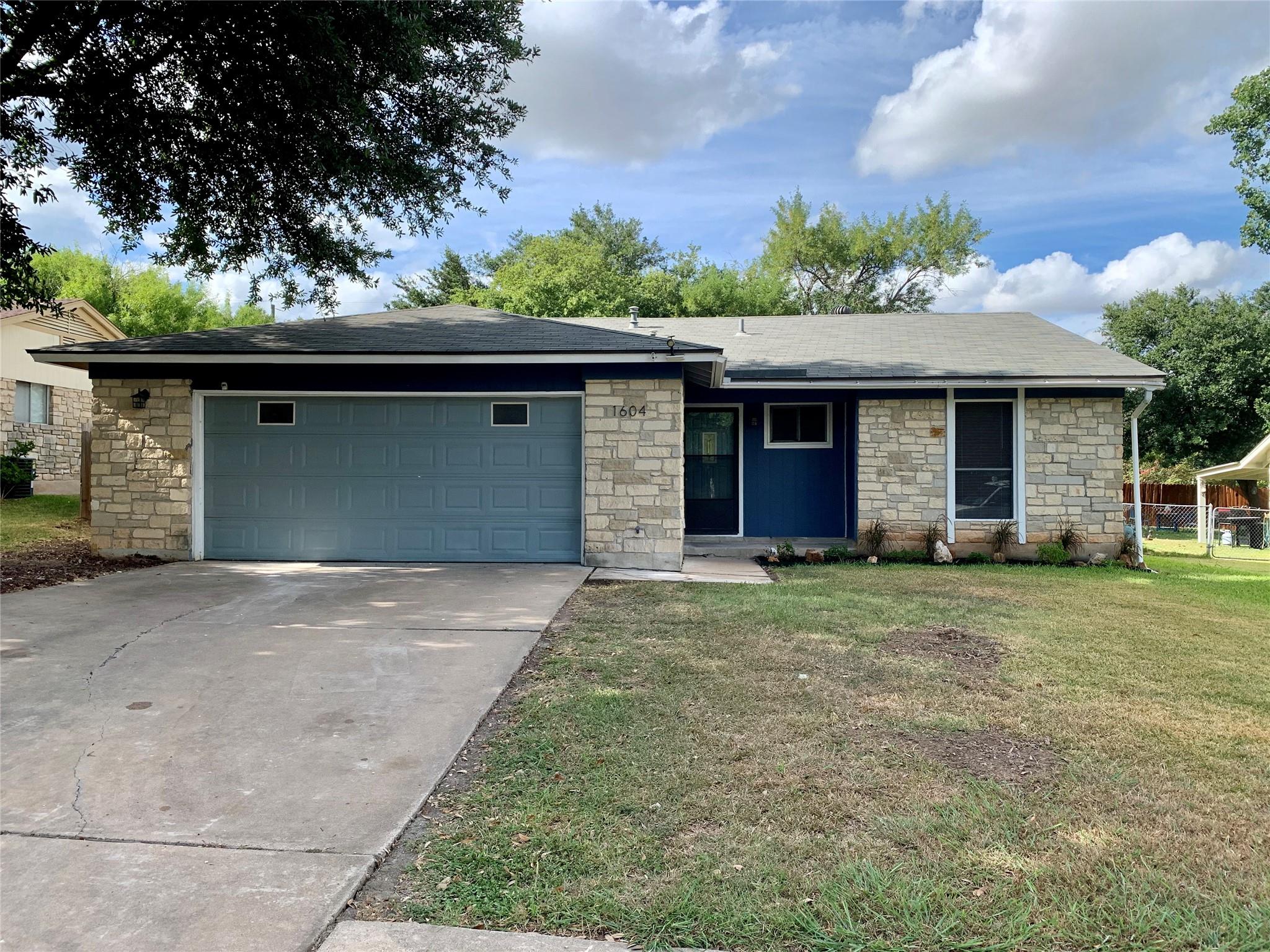 Listing photo 1 of 1604  Middleway Rd
