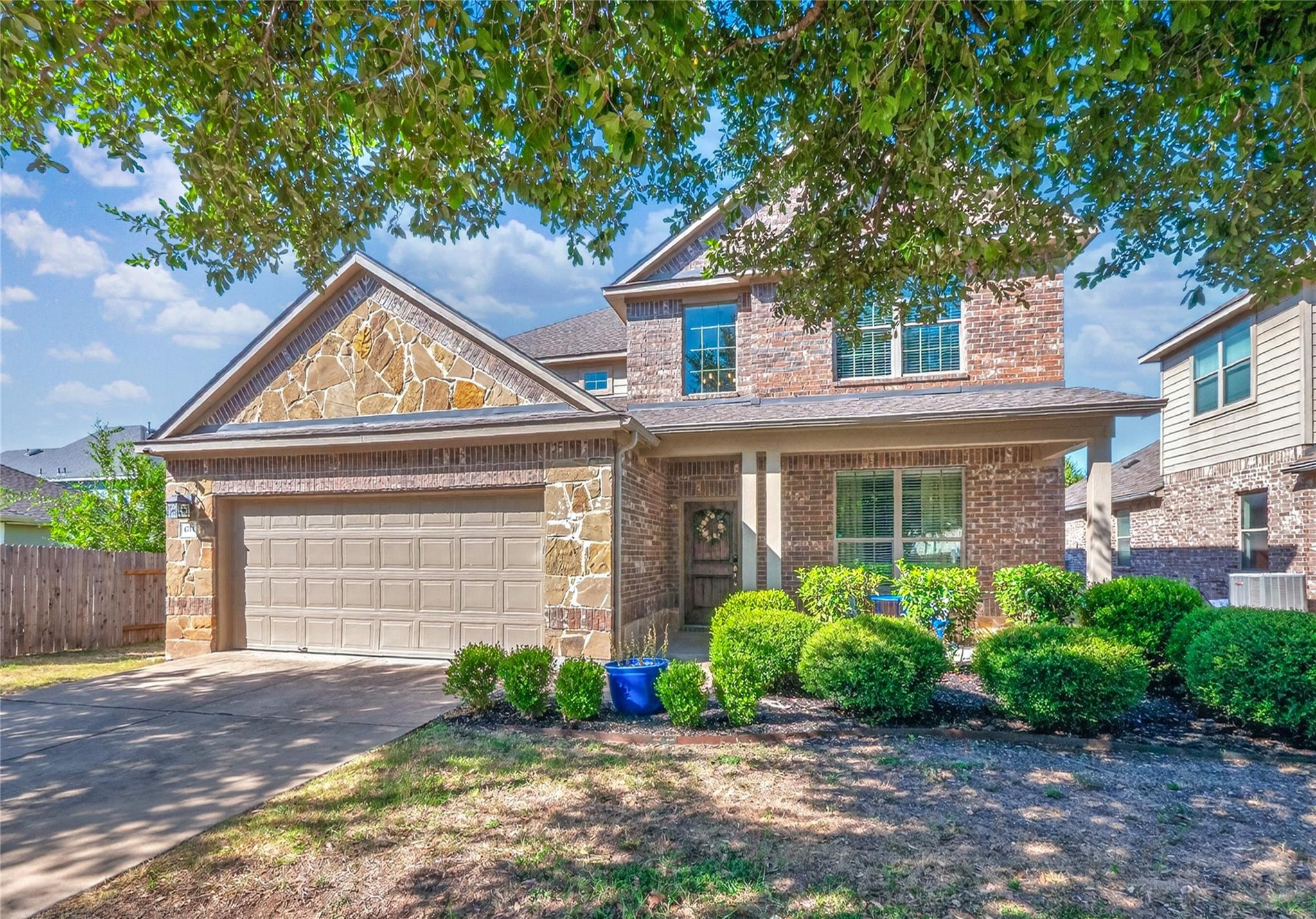 Listing photo 1 of 4711  Madrid Dr