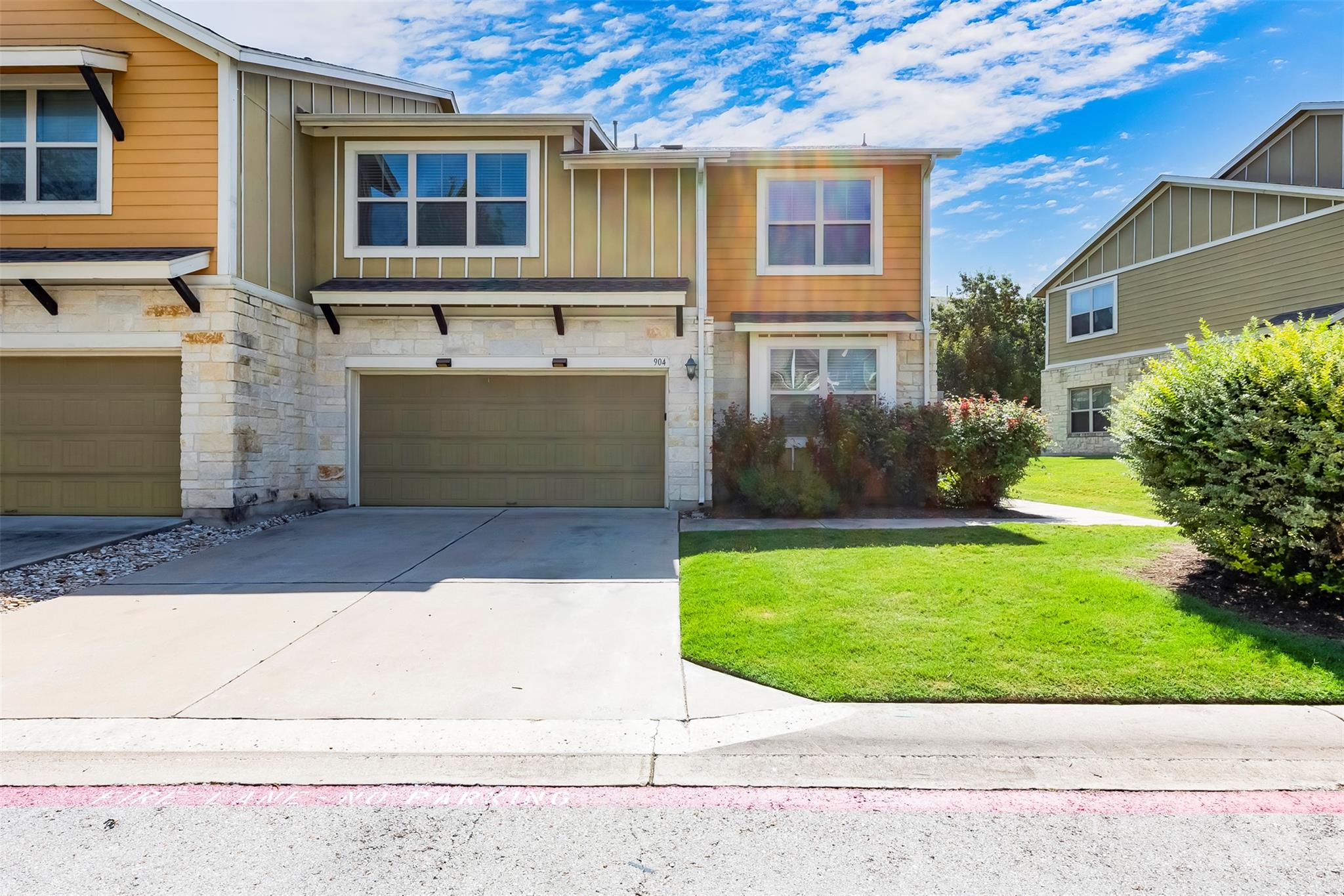 Listing photo 1 of 1620  Bryant Dr  #904