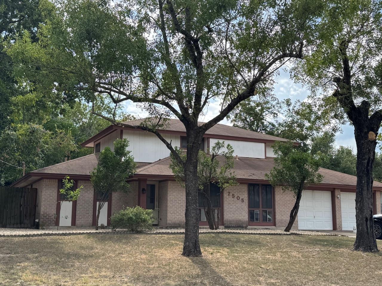 Listing photo 1 of 7505  Hill Meadow Cir