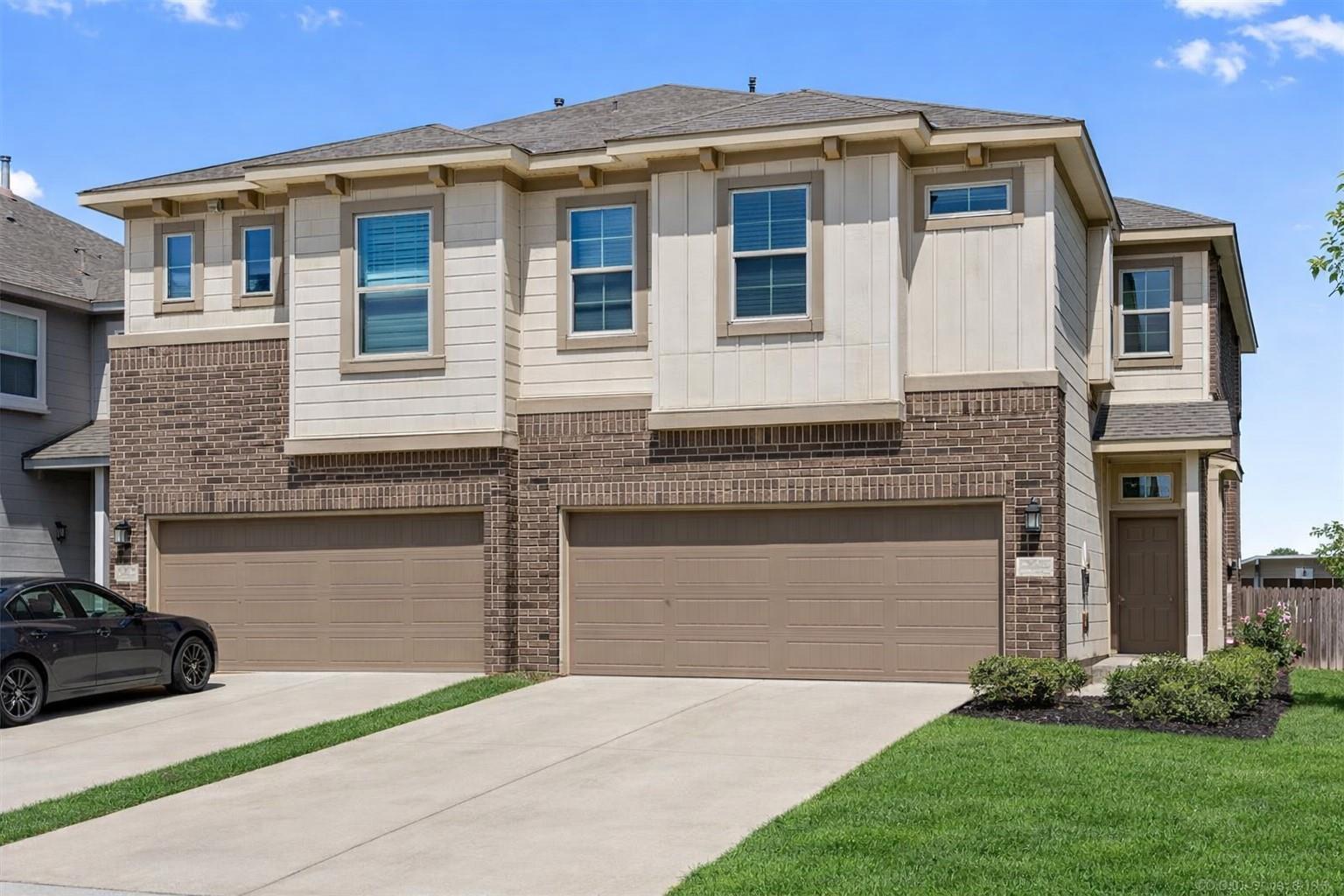Ảnh nhà đang rao bán 1 của 2202  Dillon Pond Ln  #B