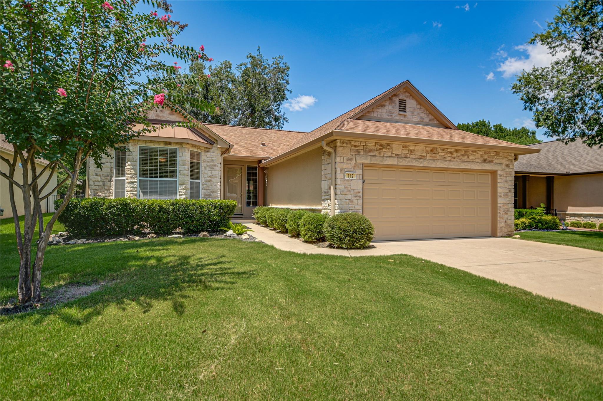 Listing photo 1 of 112  Bluebell Dr
