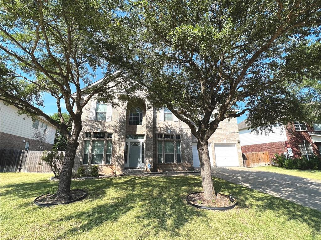Listing photo 1 of 802  Stevenage Dr