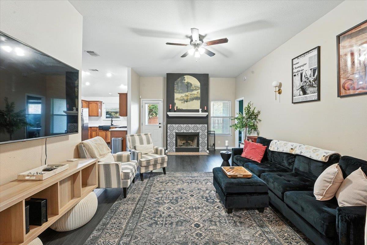 Listing photo 1 of 6001  Andross Ct