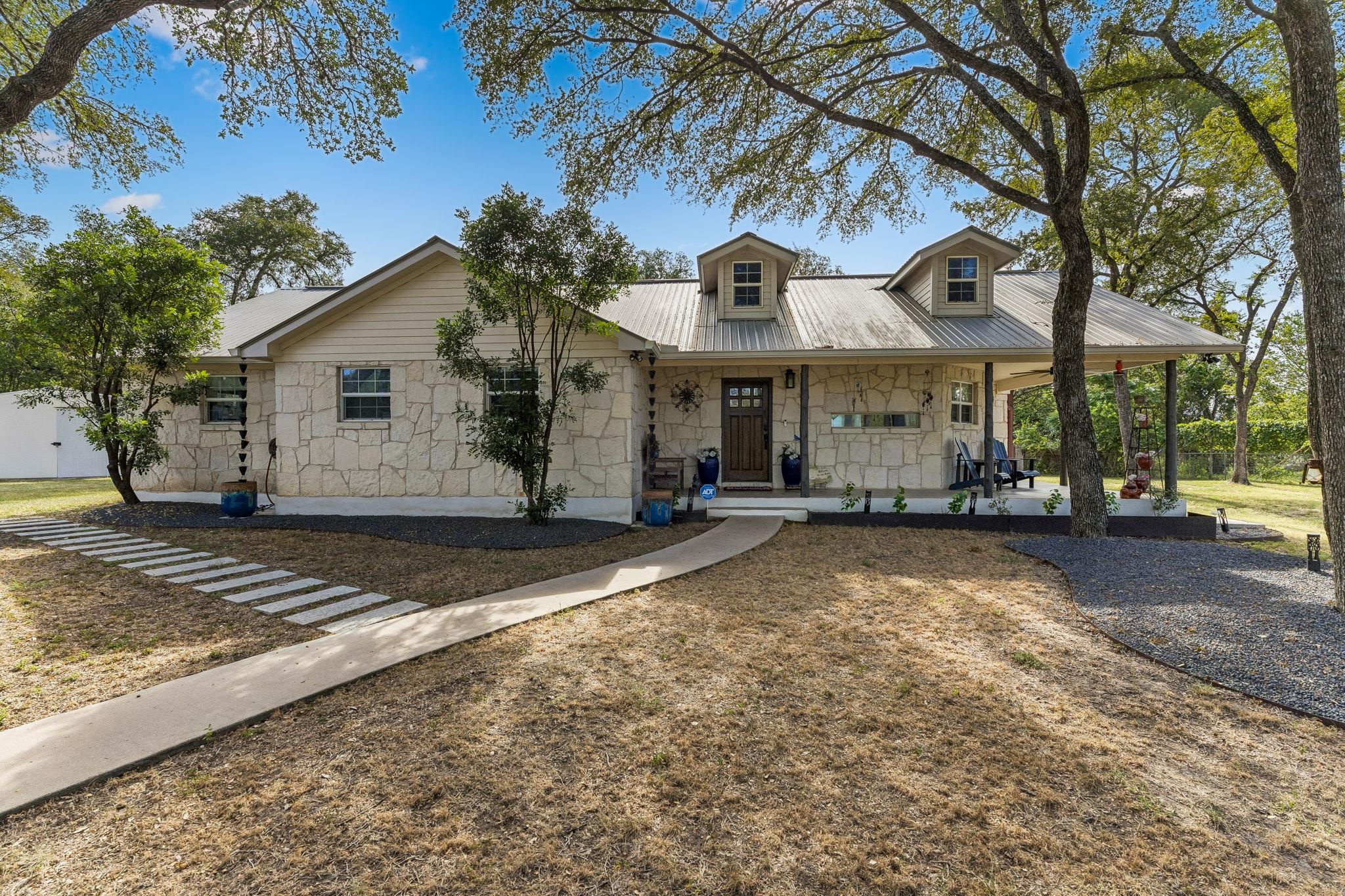 Listing photo 1 of 1127  Penion Dr