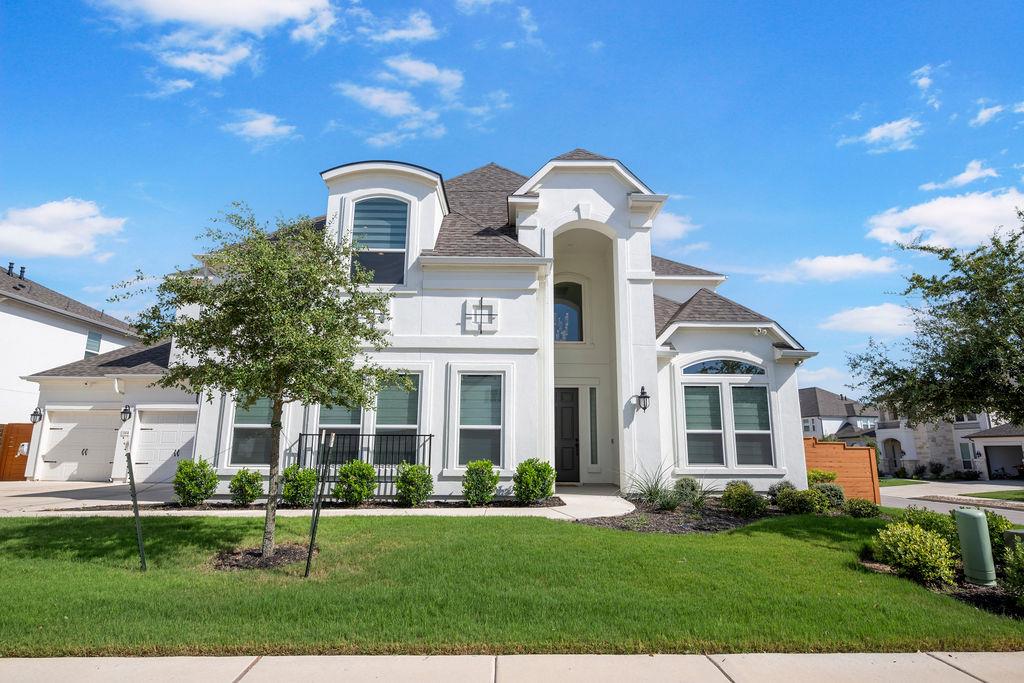 Listing photo 1 of 3304  Belted Galloway St