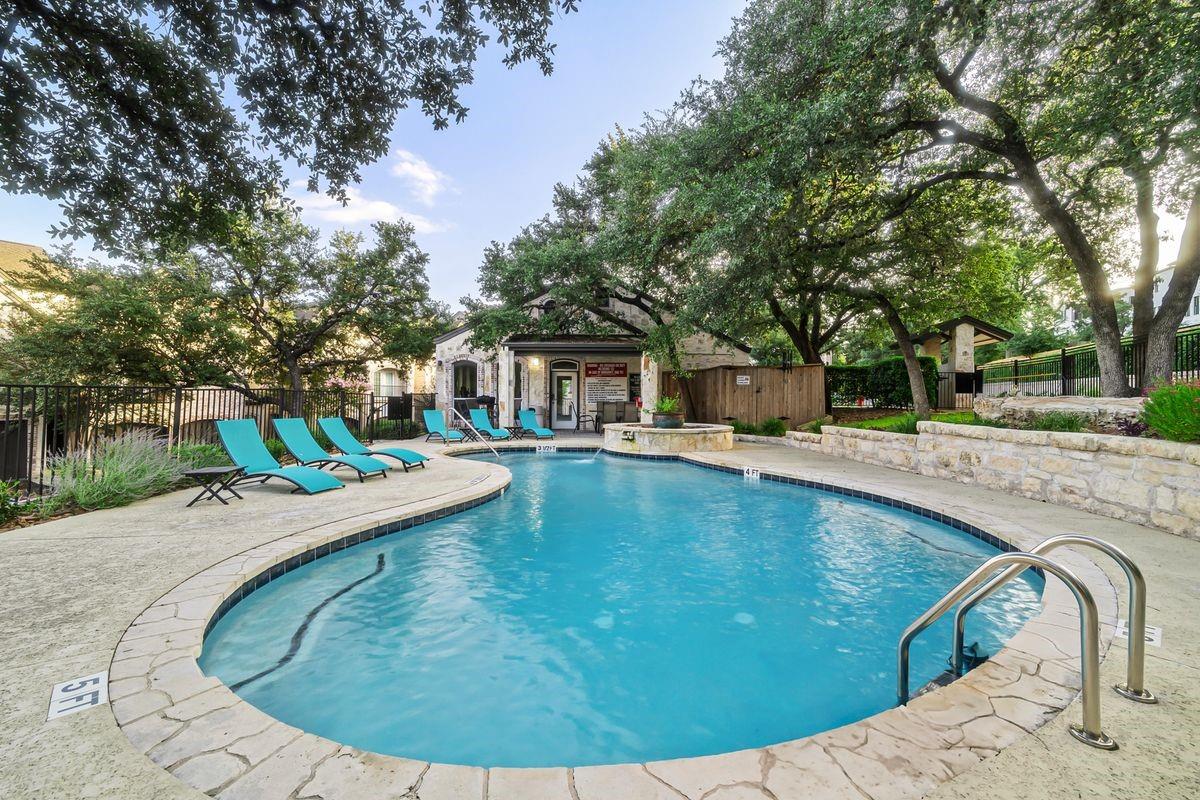 Listing photo 1 of 1701  Spyglass Dr  #2