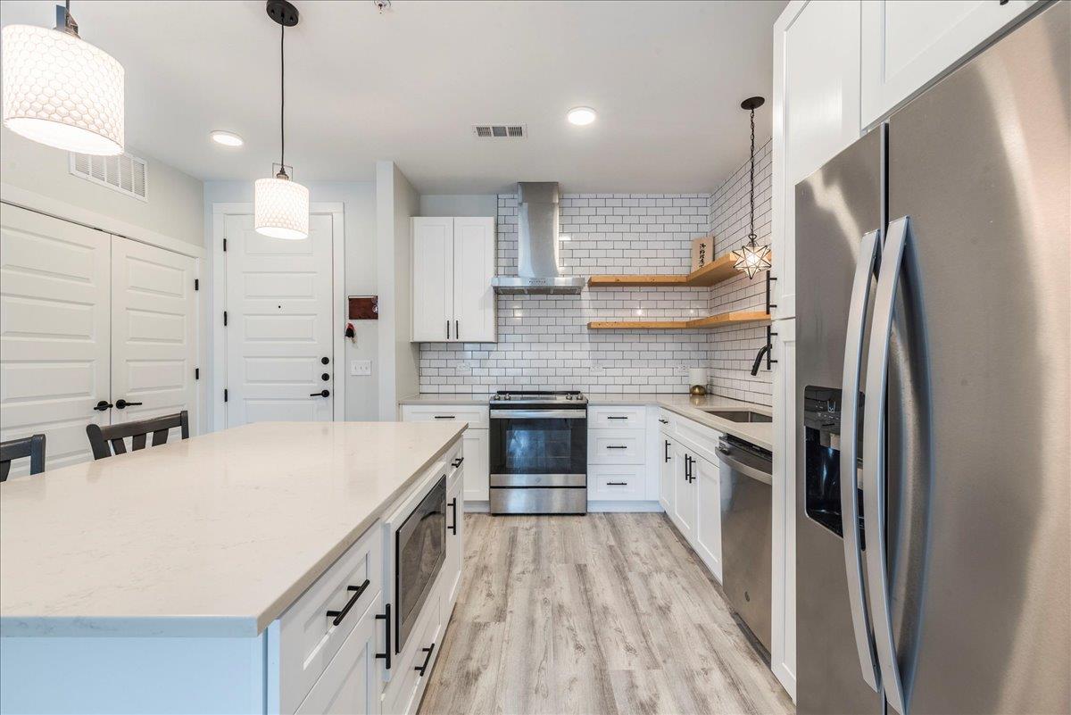 Ảnh nhà đang rao bán 1 của 3101  Govalle Ave  #220