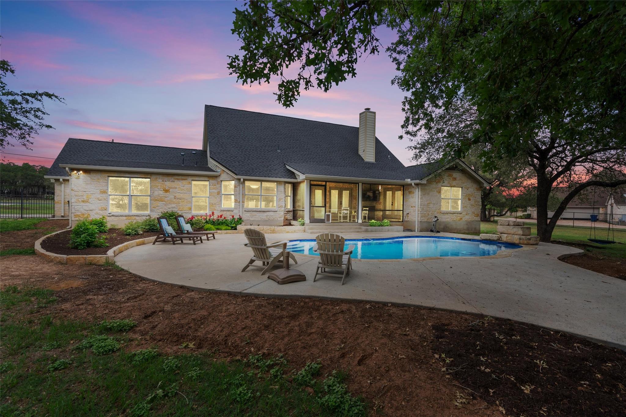 Listing photo 1 of 208  Neal Dr
