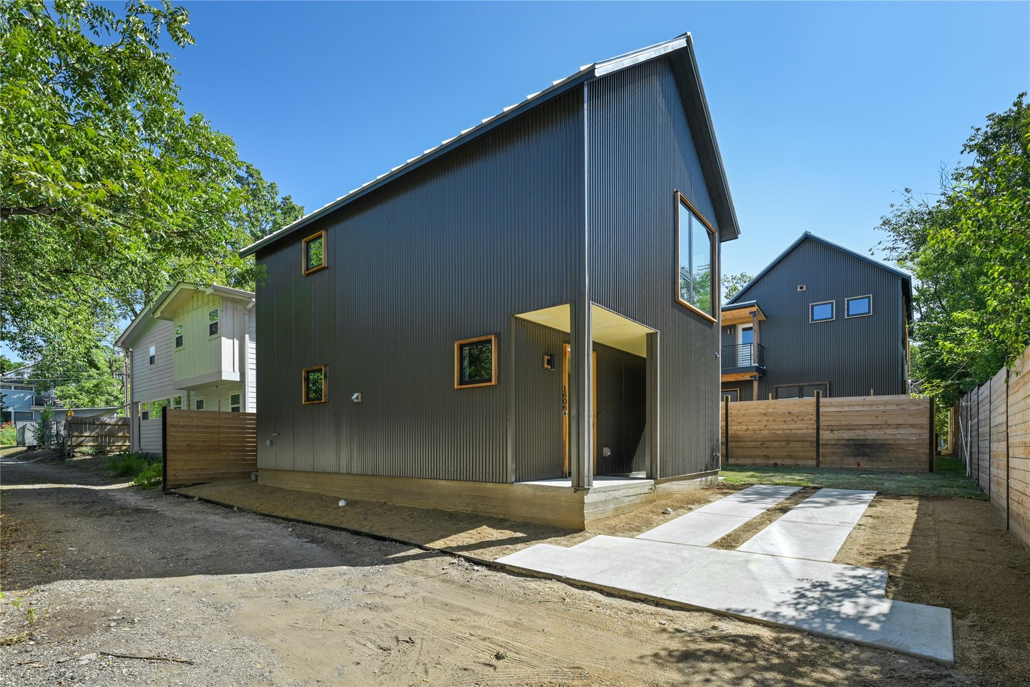 Ảnh nhà đang rao bán 1 của 1606  Cedar Ave  #B