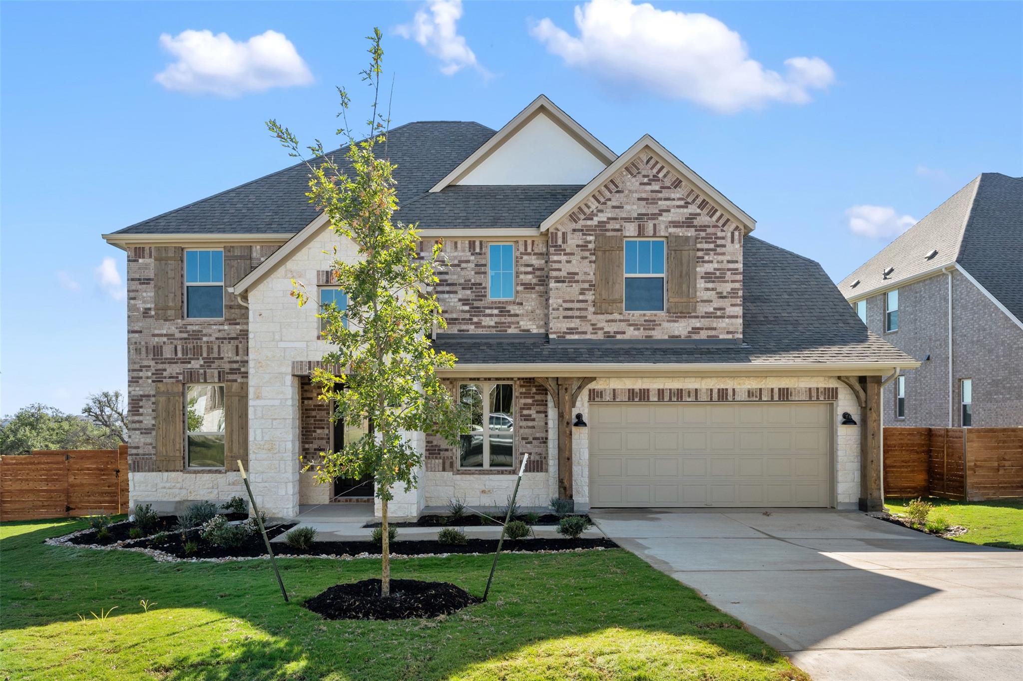 Listing photo 1 of 208  Possumhaw Ln