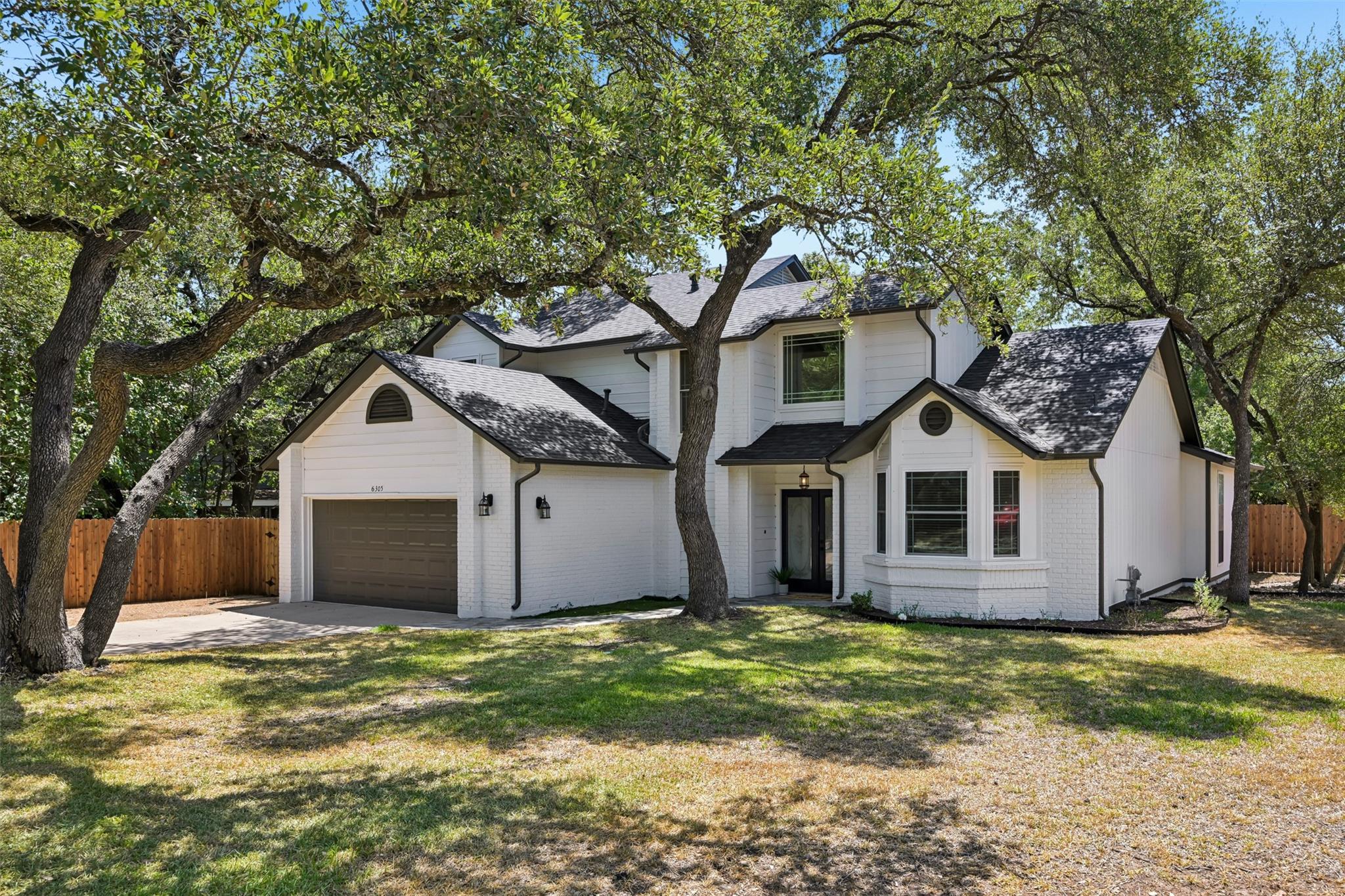 Listing photo 1 of 6305  Leatherwood Cv