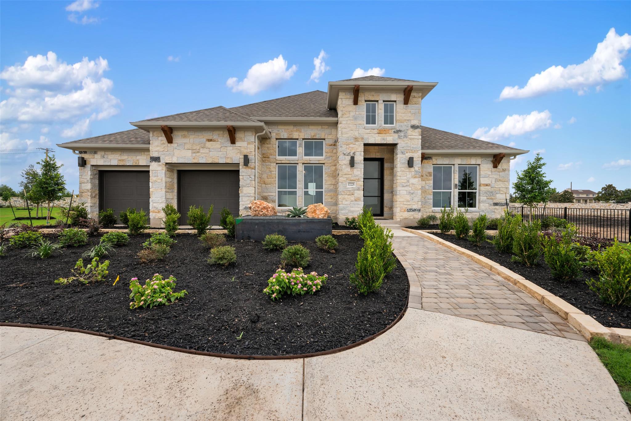 Listing photo 1 of 132  Bigtooth Maple Ln