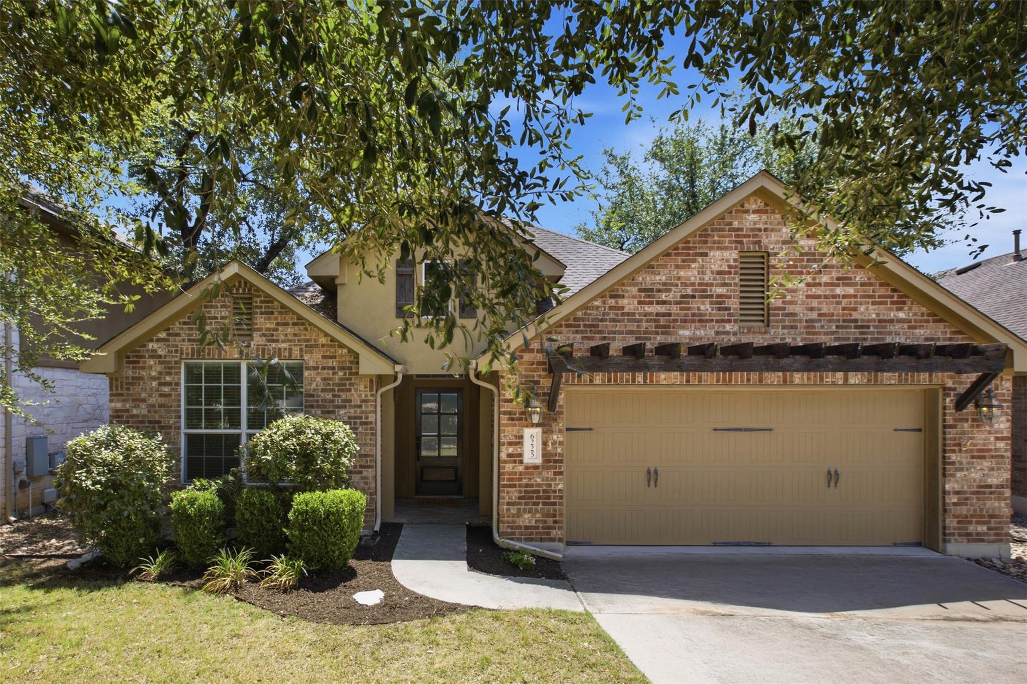 Listing photo 1 of 6225  Antigo Ln