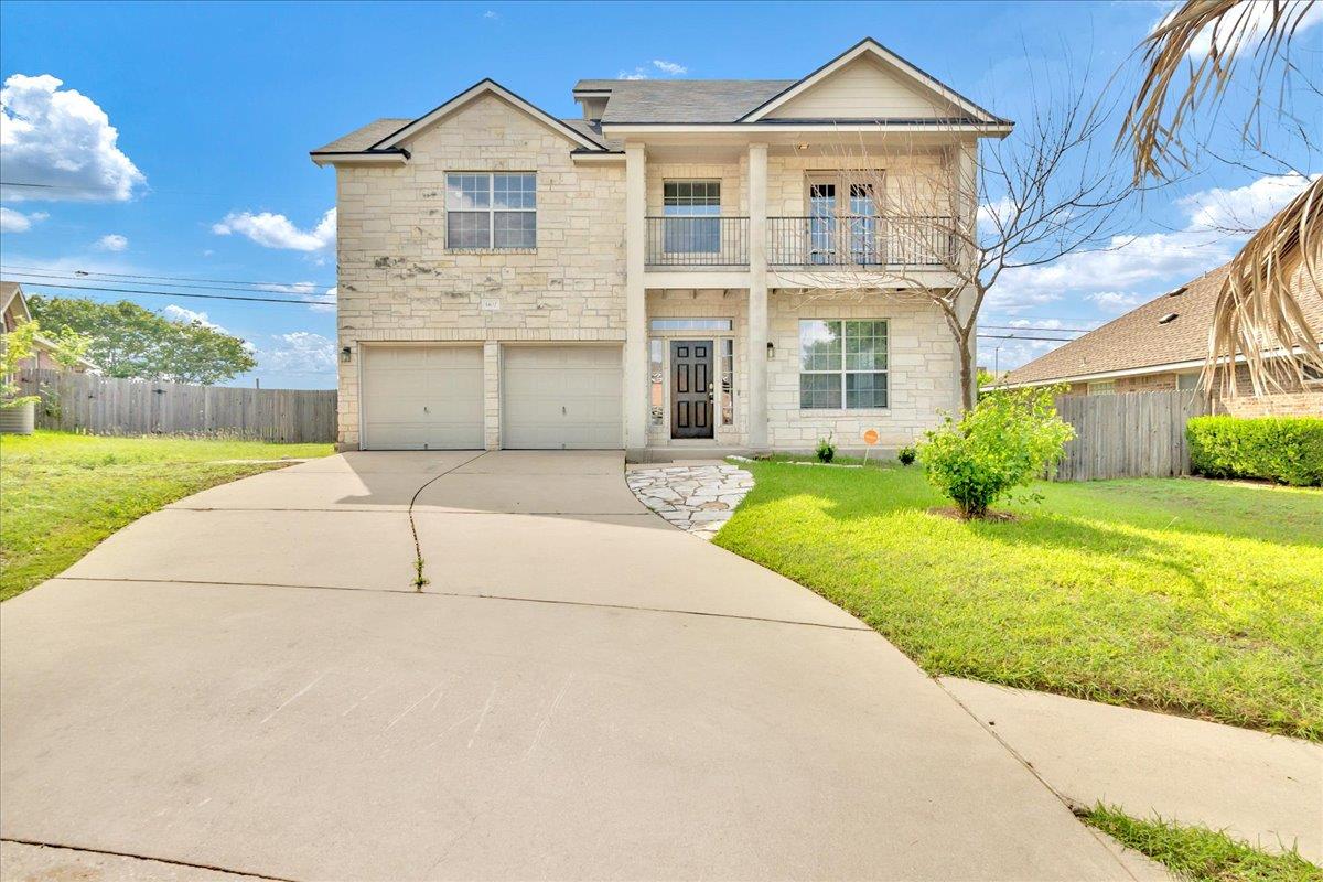 Listing photo 1 of 1402  Grafton Ln