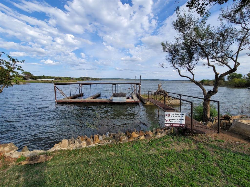 Listing photo 1 of 161  Alexander Dr  #8