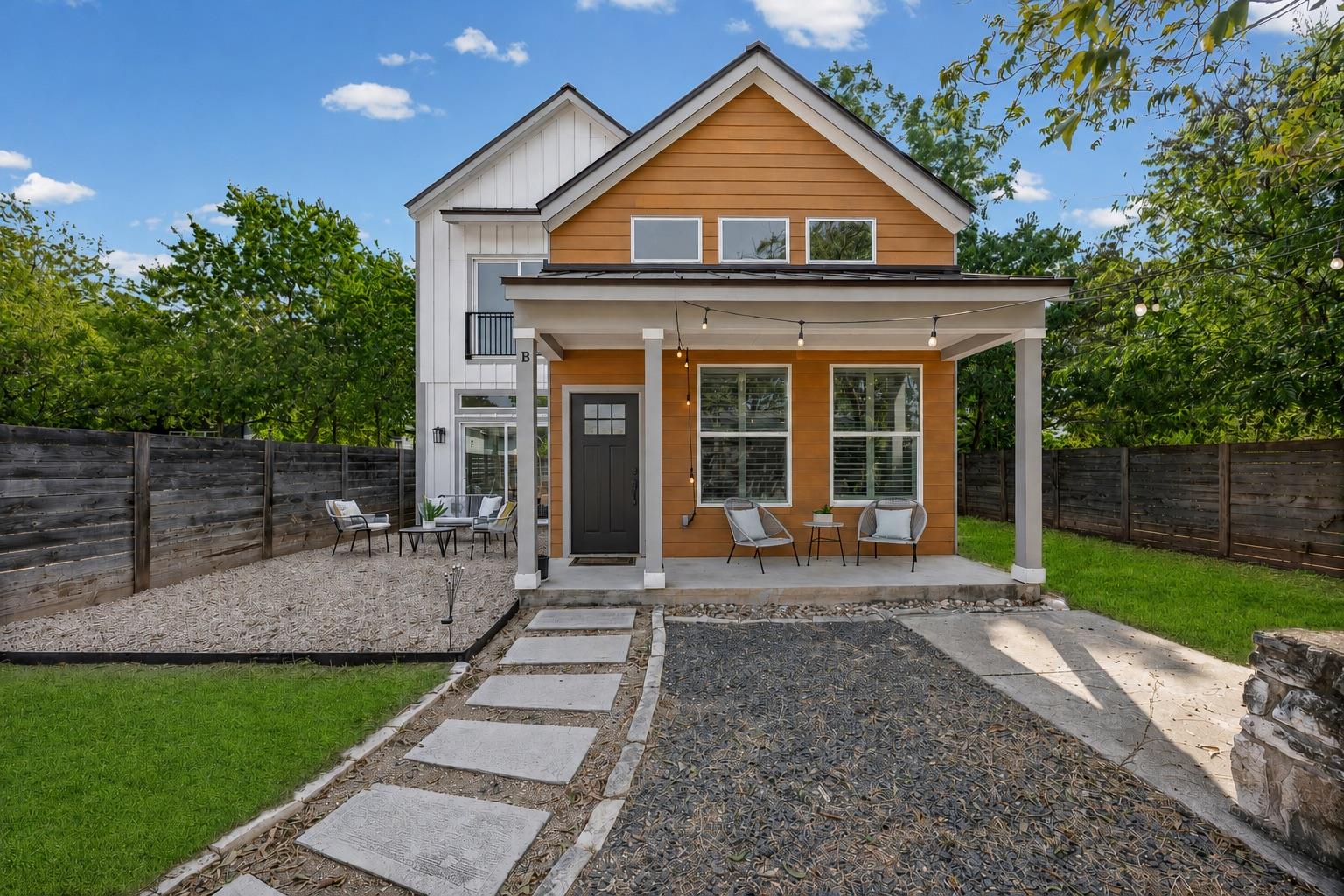 Listing photo 1 of 1609  Deloney St  #B