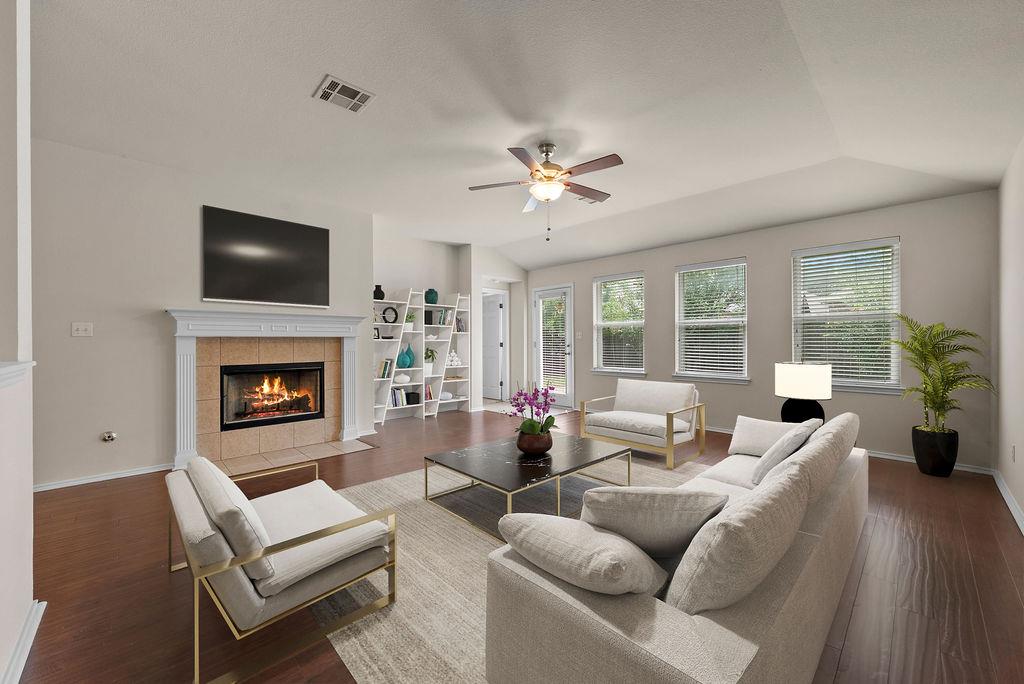 Listing photo 1 of 9424  Castle Pines Dr