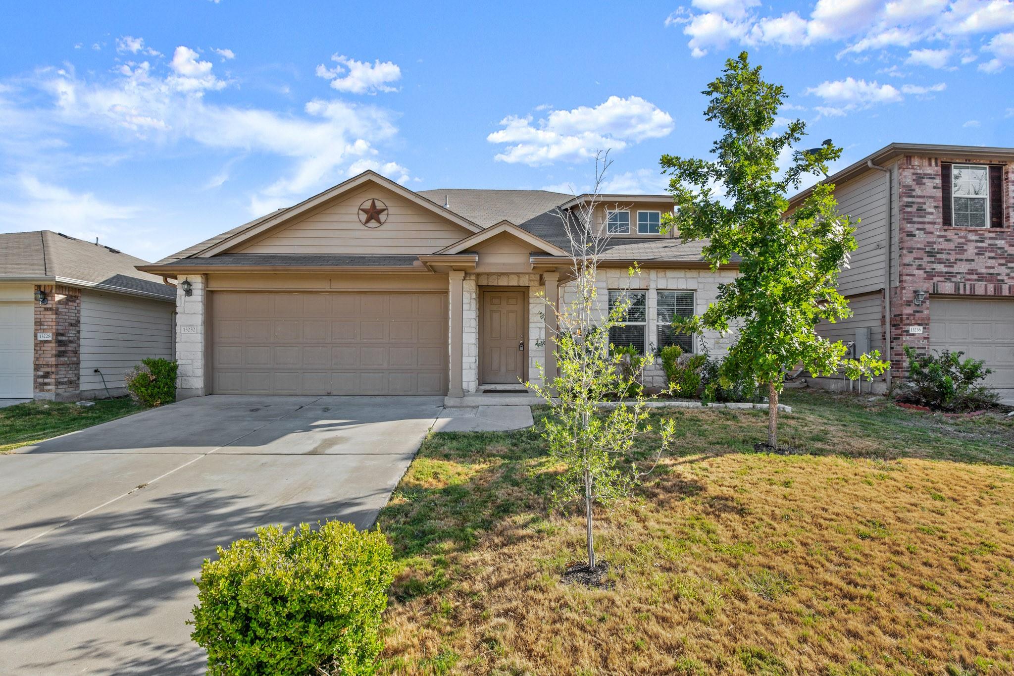 Listing photo 1 of 13232  Forest Sage St
