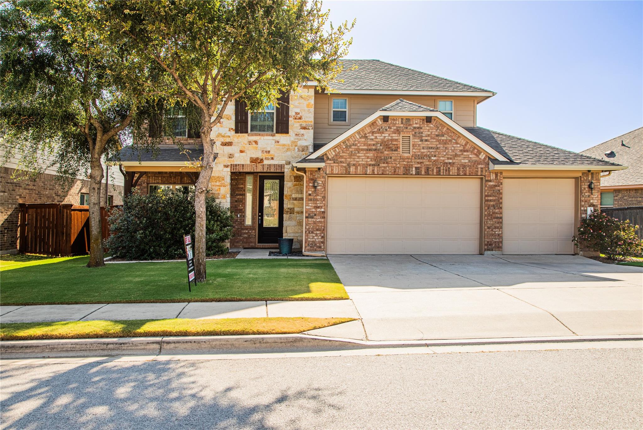 Listing photo 1 of 1309  Daylily Loop
