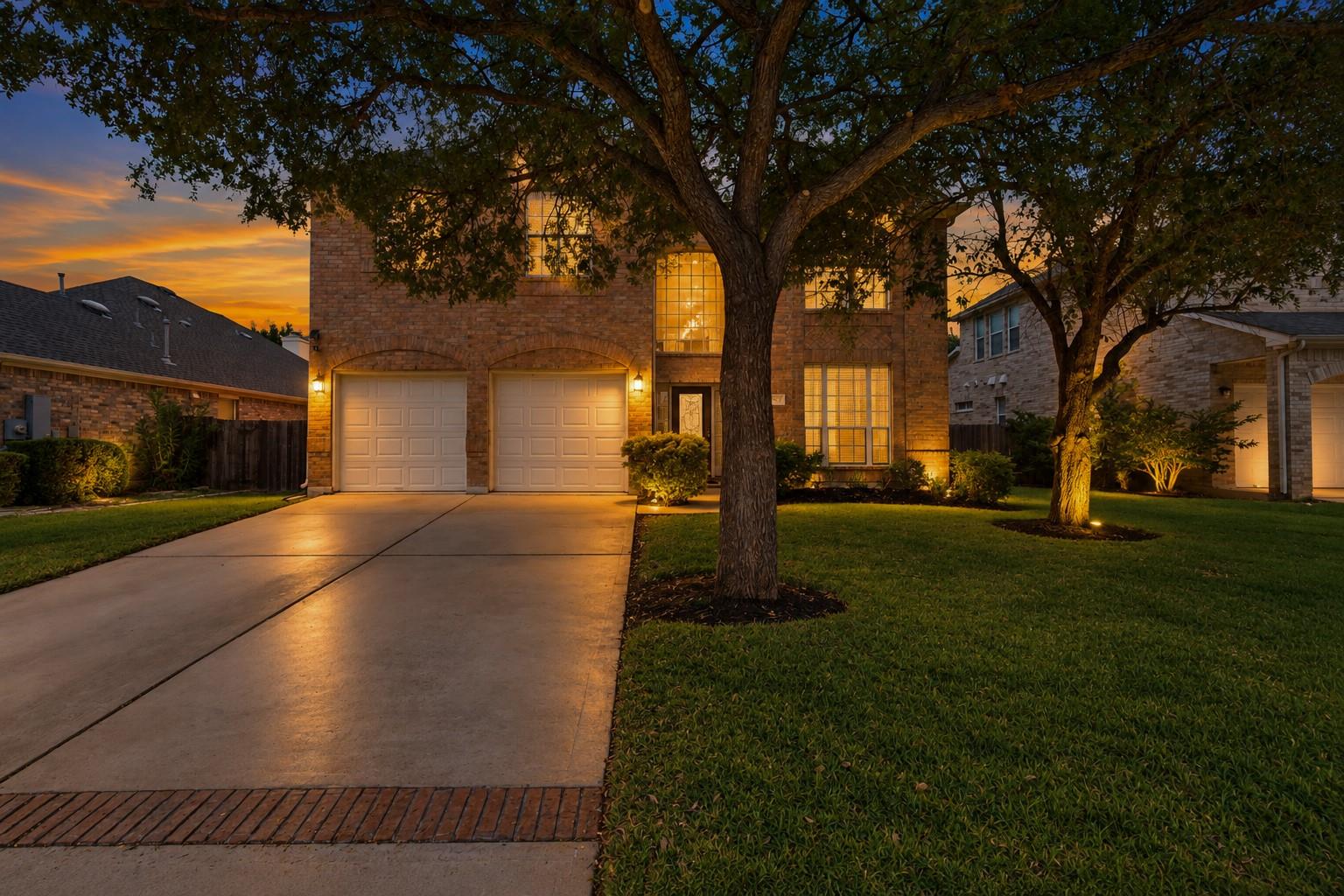 Listing photo 1 of 2629  Salorn Way