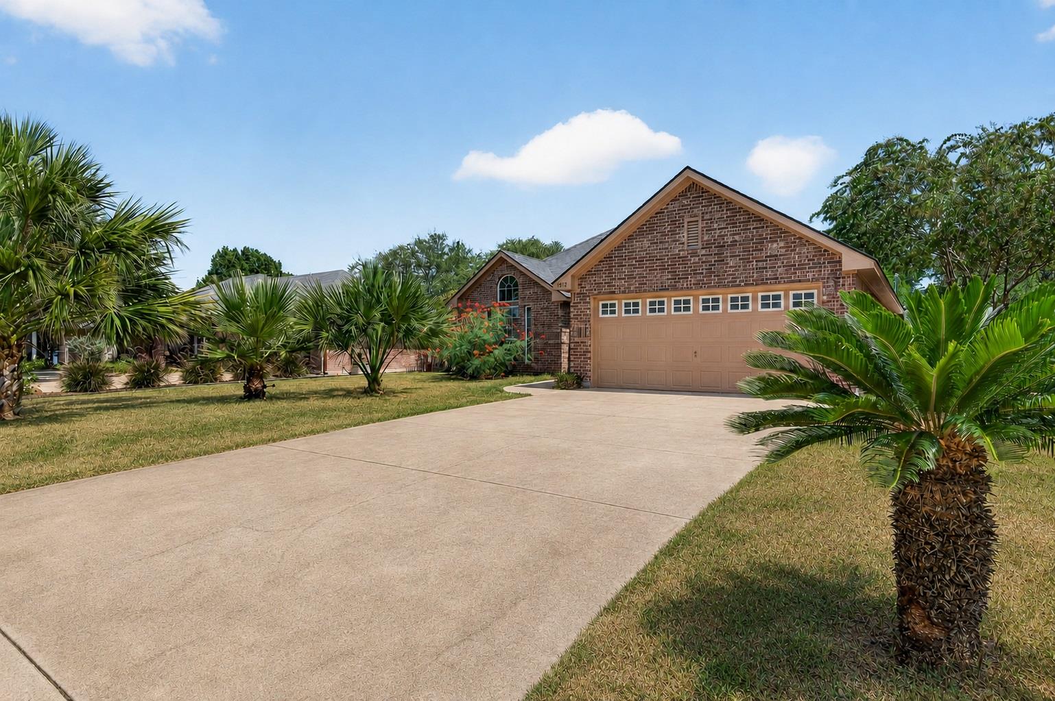 Listing photo 1 of 1512  Shadow Walk