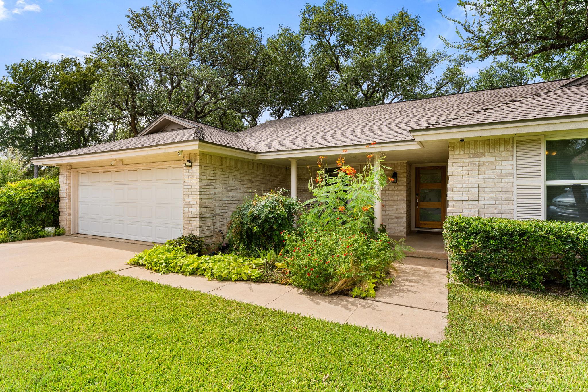 Listing photo 1 of 9702  Beauchamp Sq