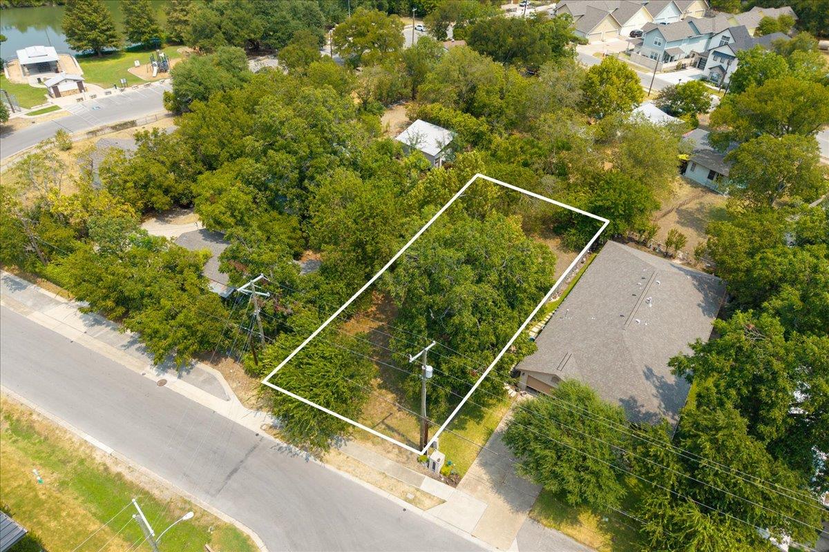 Listing photo 1 of 513 N Lewis St
