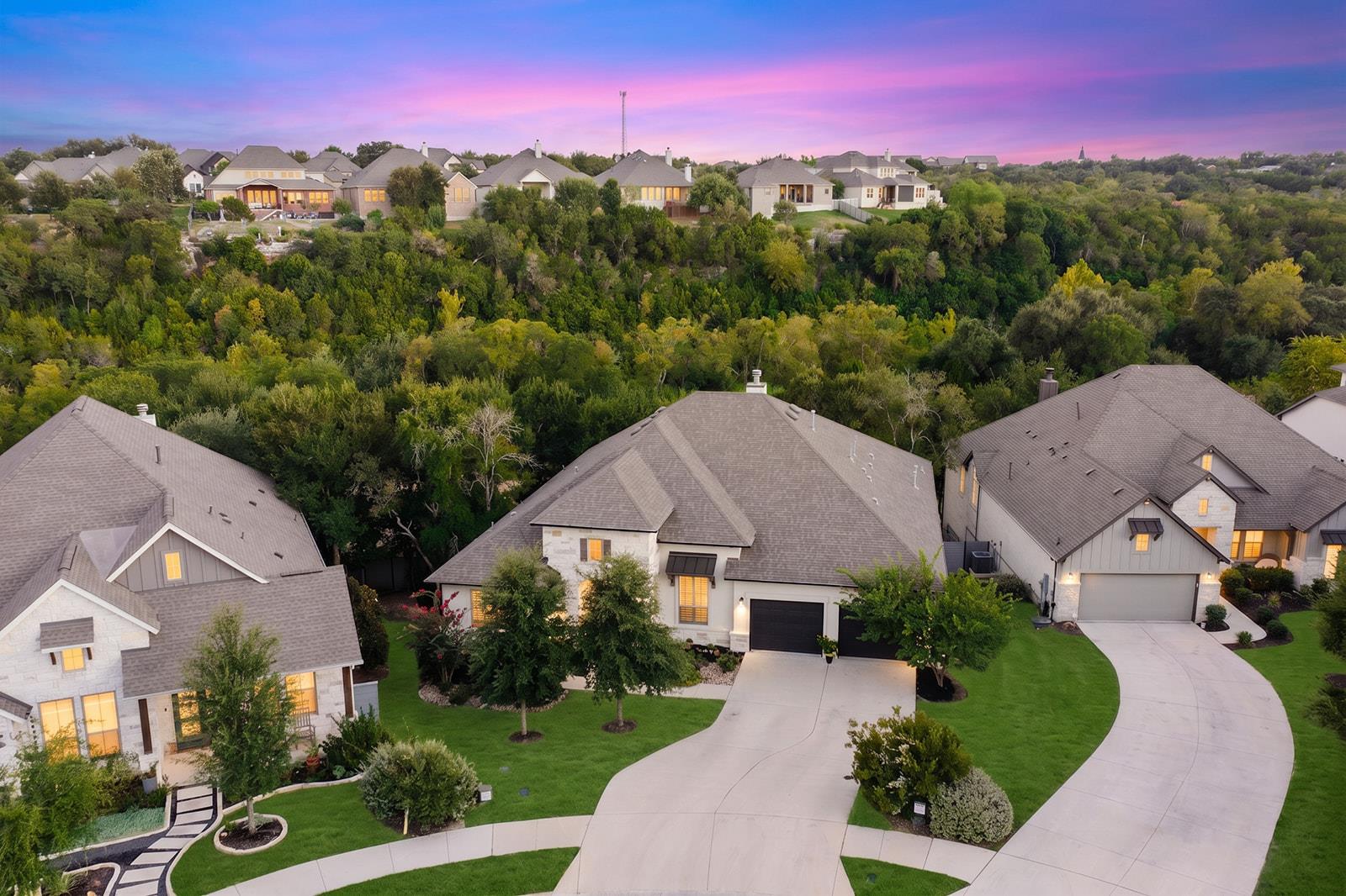 Listing photo 1 of 129  Hollytree Ct
