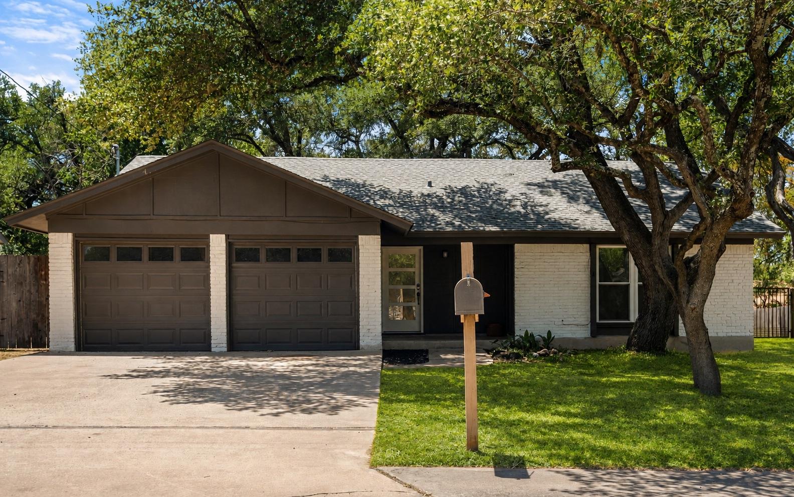 Listing photo 1 of 2307  Dijon Dr